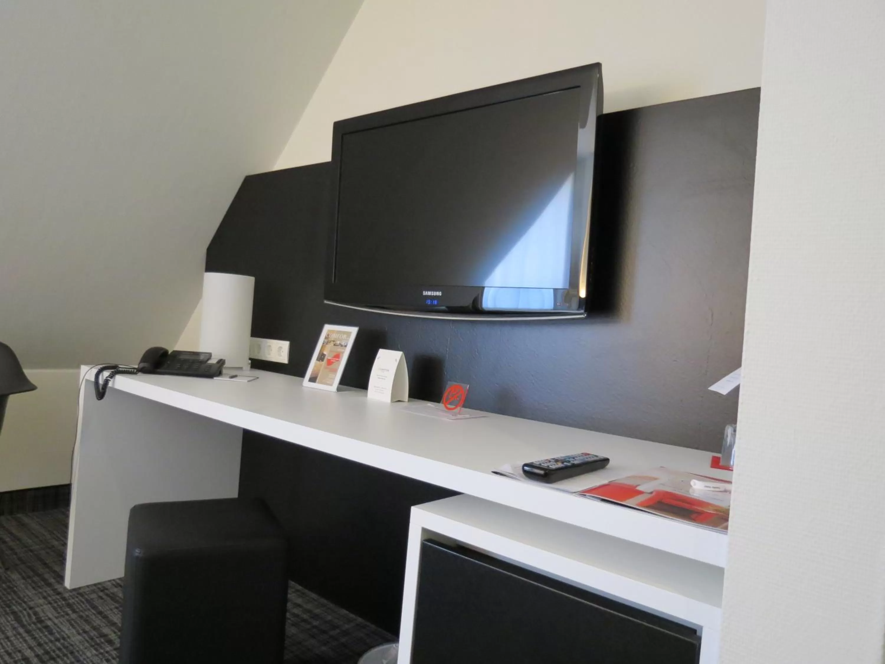 TV and multimedia in Comfor Hotel Ulm City