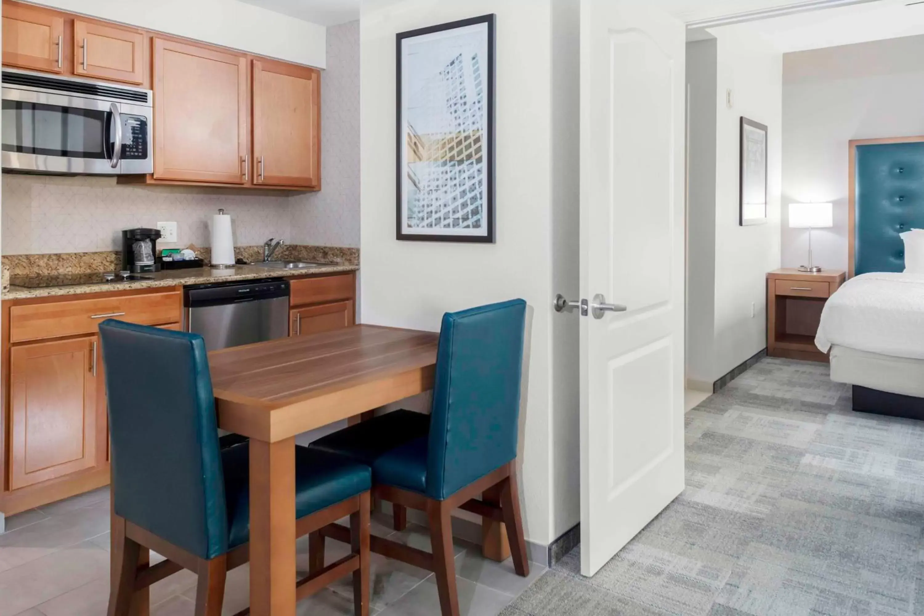 Kitchen or kitchenette, Kitchen/Kitchenette in Homewood Suites by Hilton St. Louis - Galleria