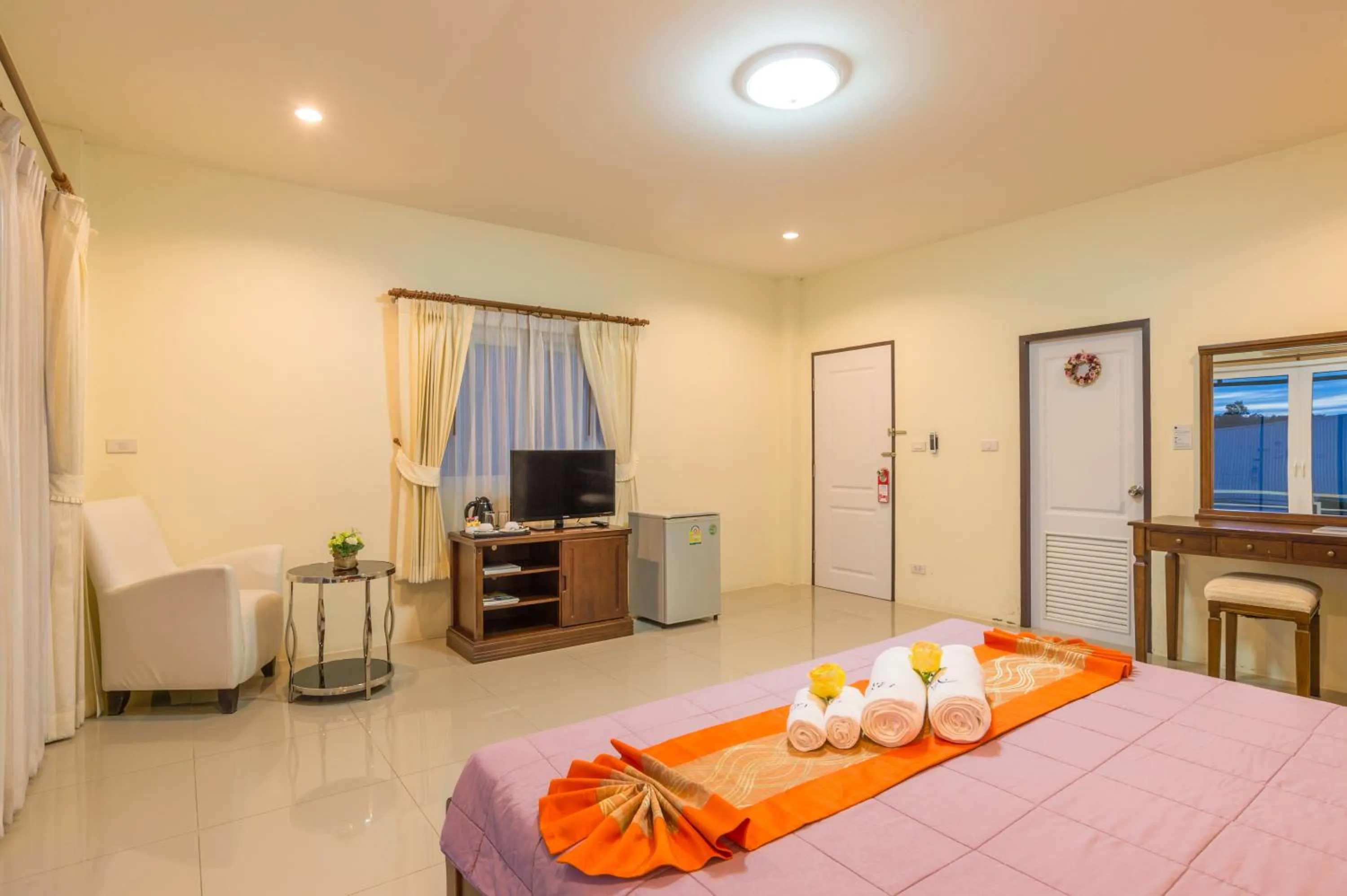 Property building, Bed in Alisa Krabi Hotel-SHA Plus
