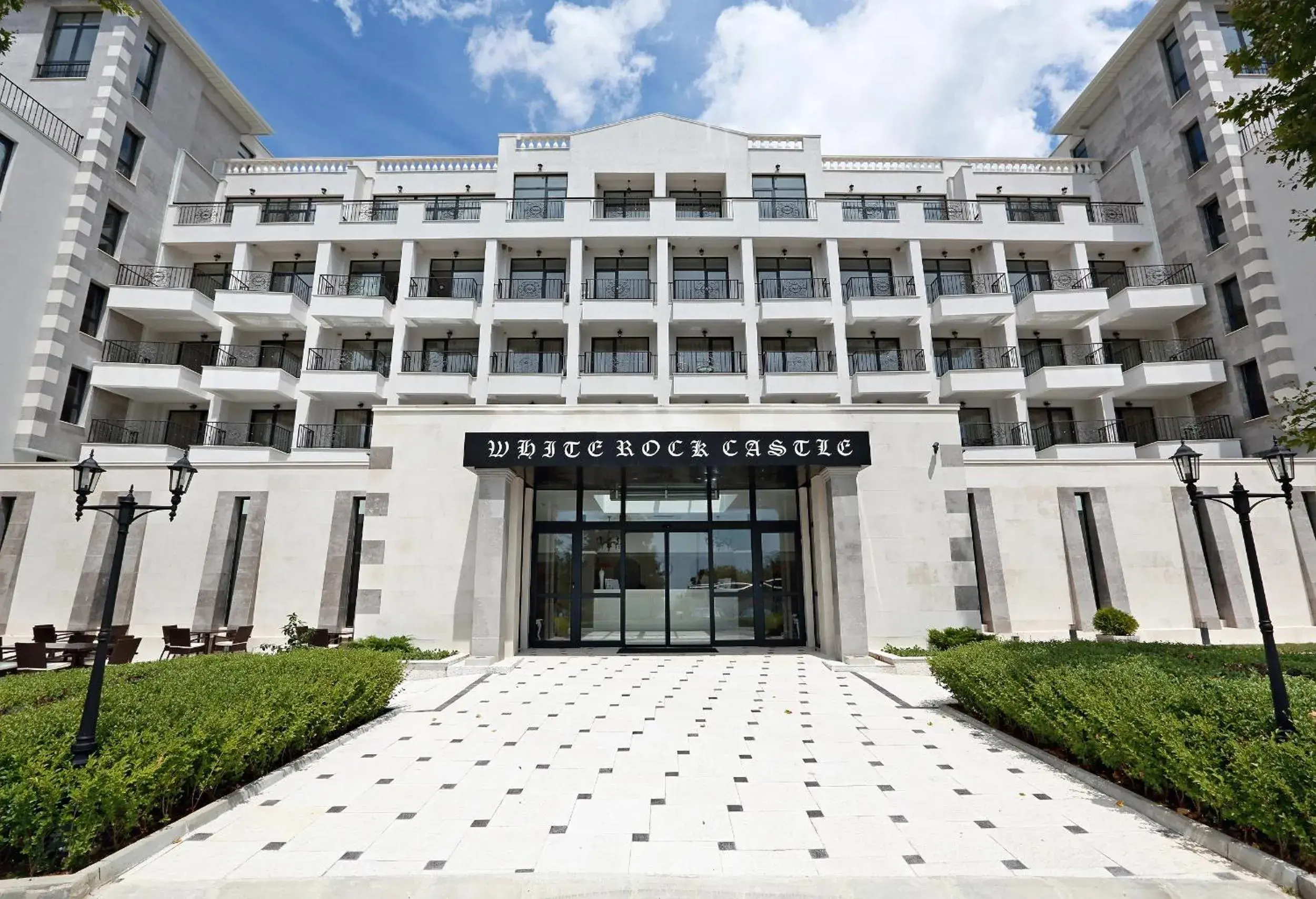 Facade/entrance, Property Building in White Rock Castle Suite Hotel & SPA