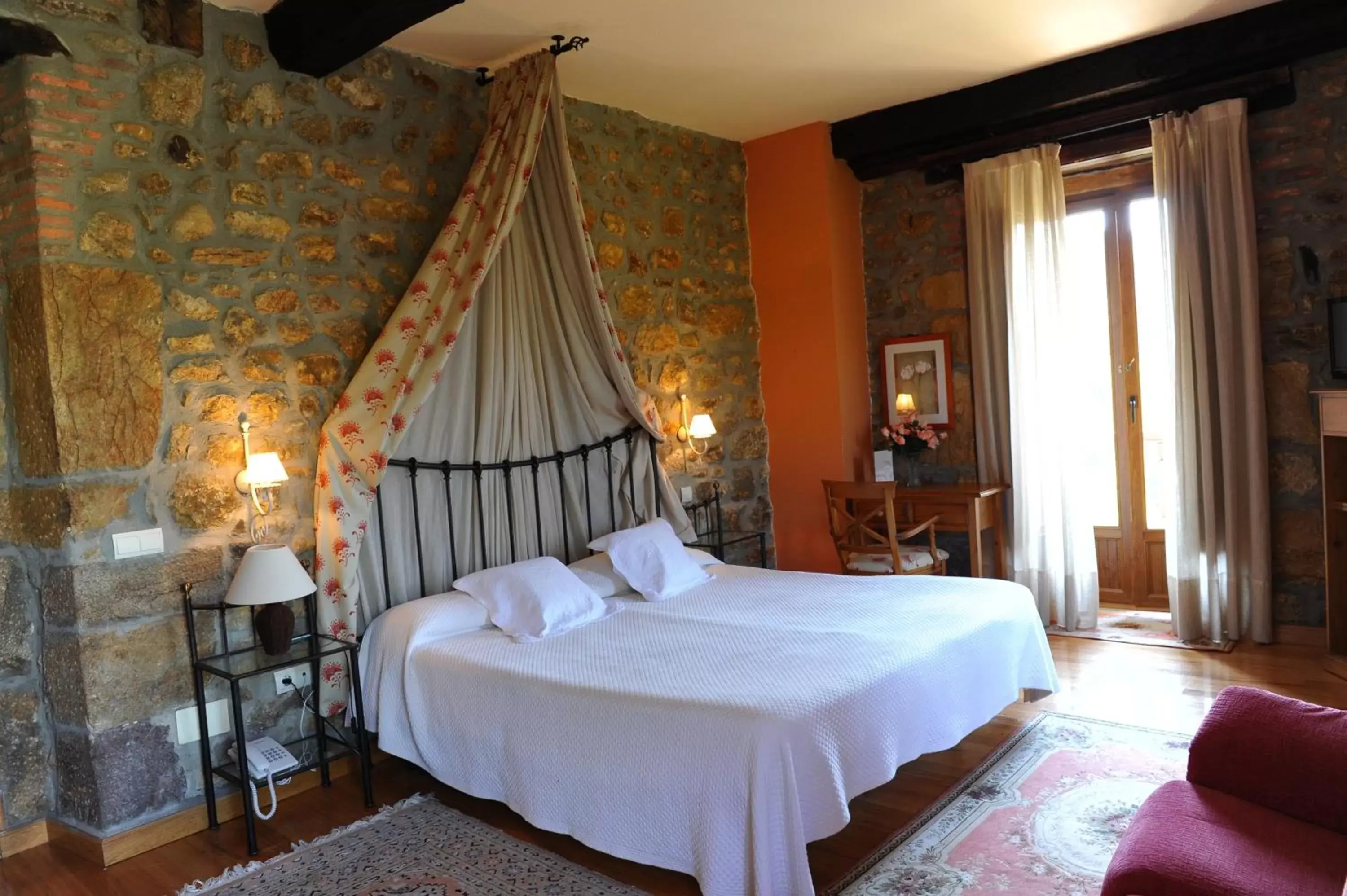 Photo of the whole room, Bed in Palacio Garcia Quijano