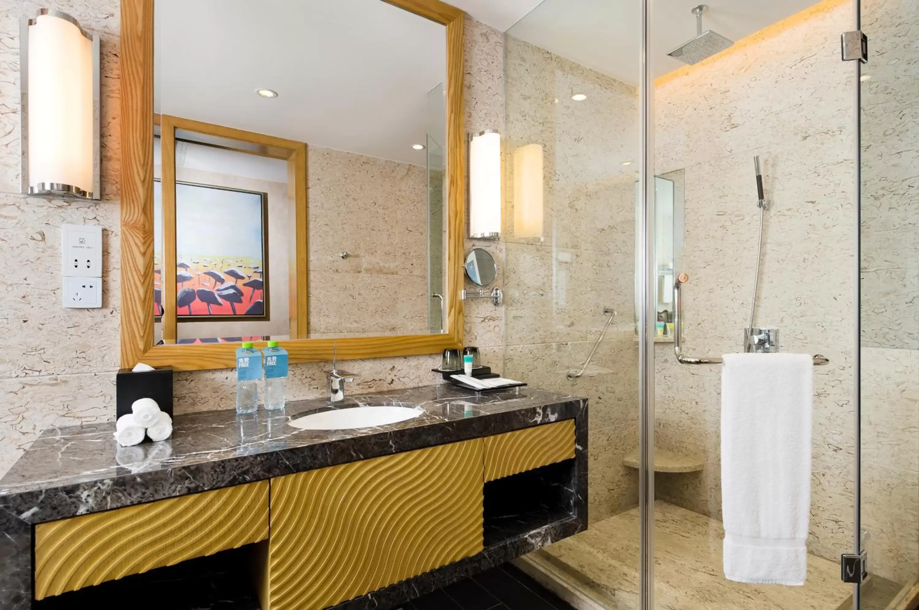 Bathroom in Four Points by Sheraton Hainan, Sanya