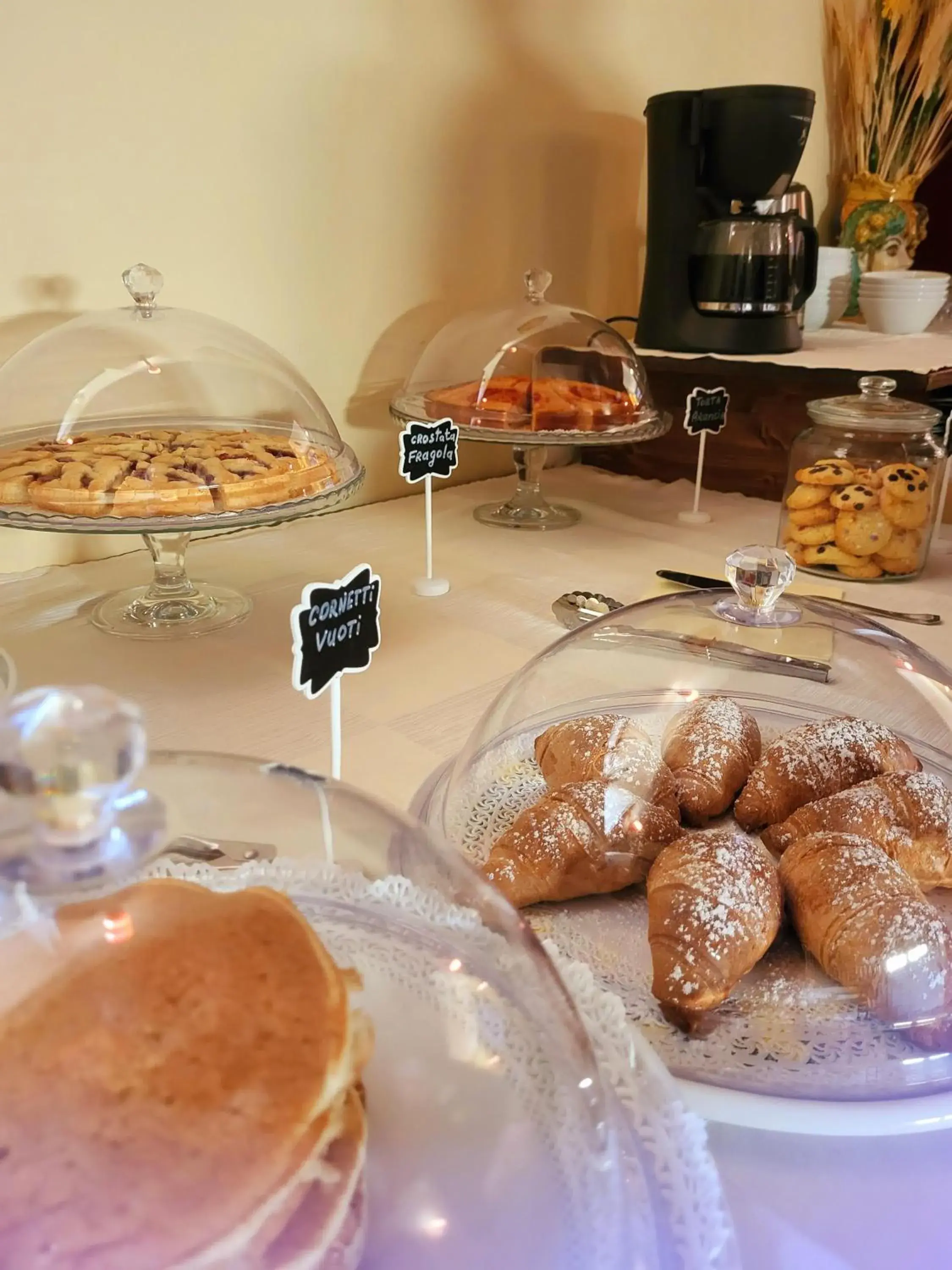 Buffet breakfast, Food in Hotel Federico II