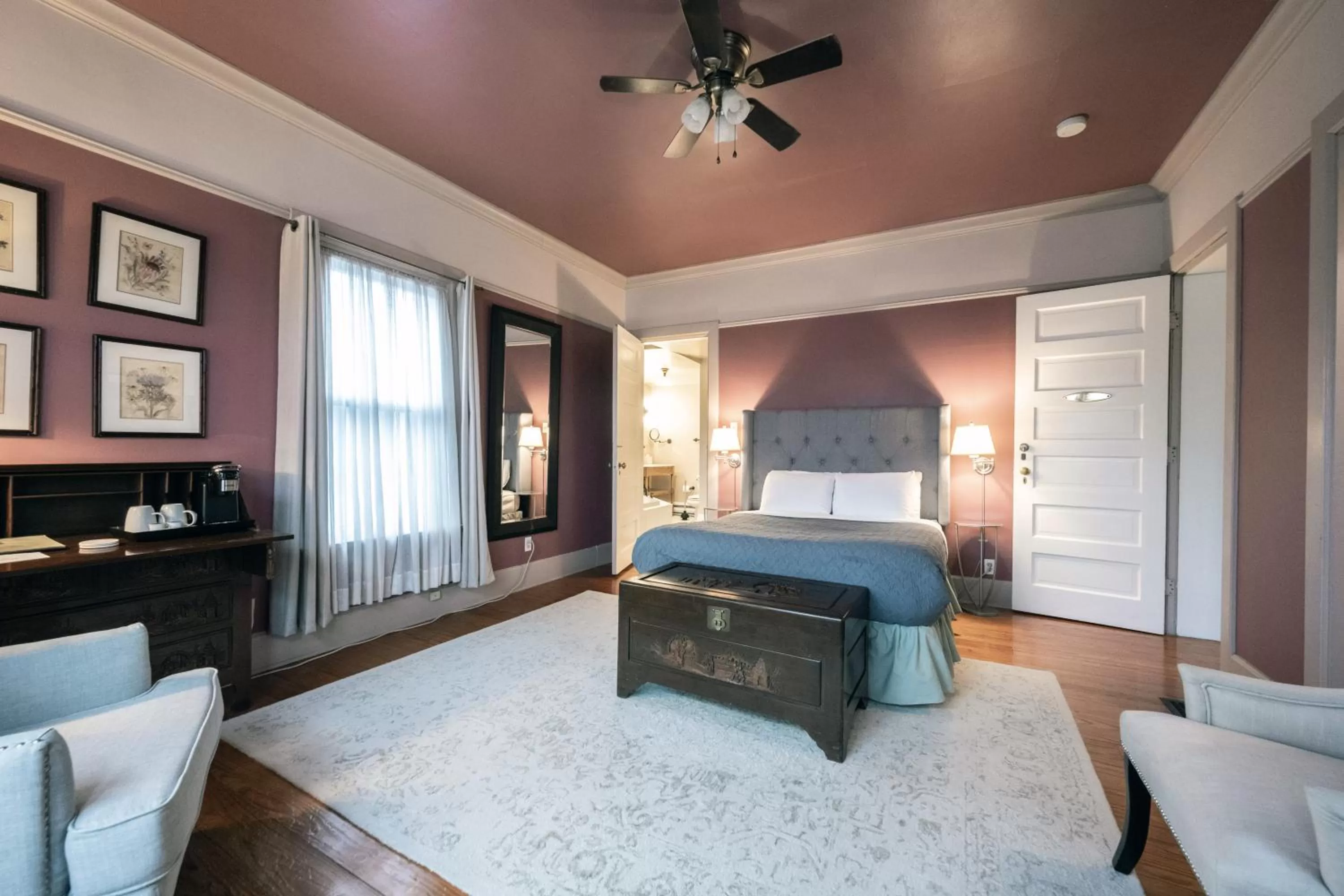 Bedroom, Bed in Stone Soup Inn