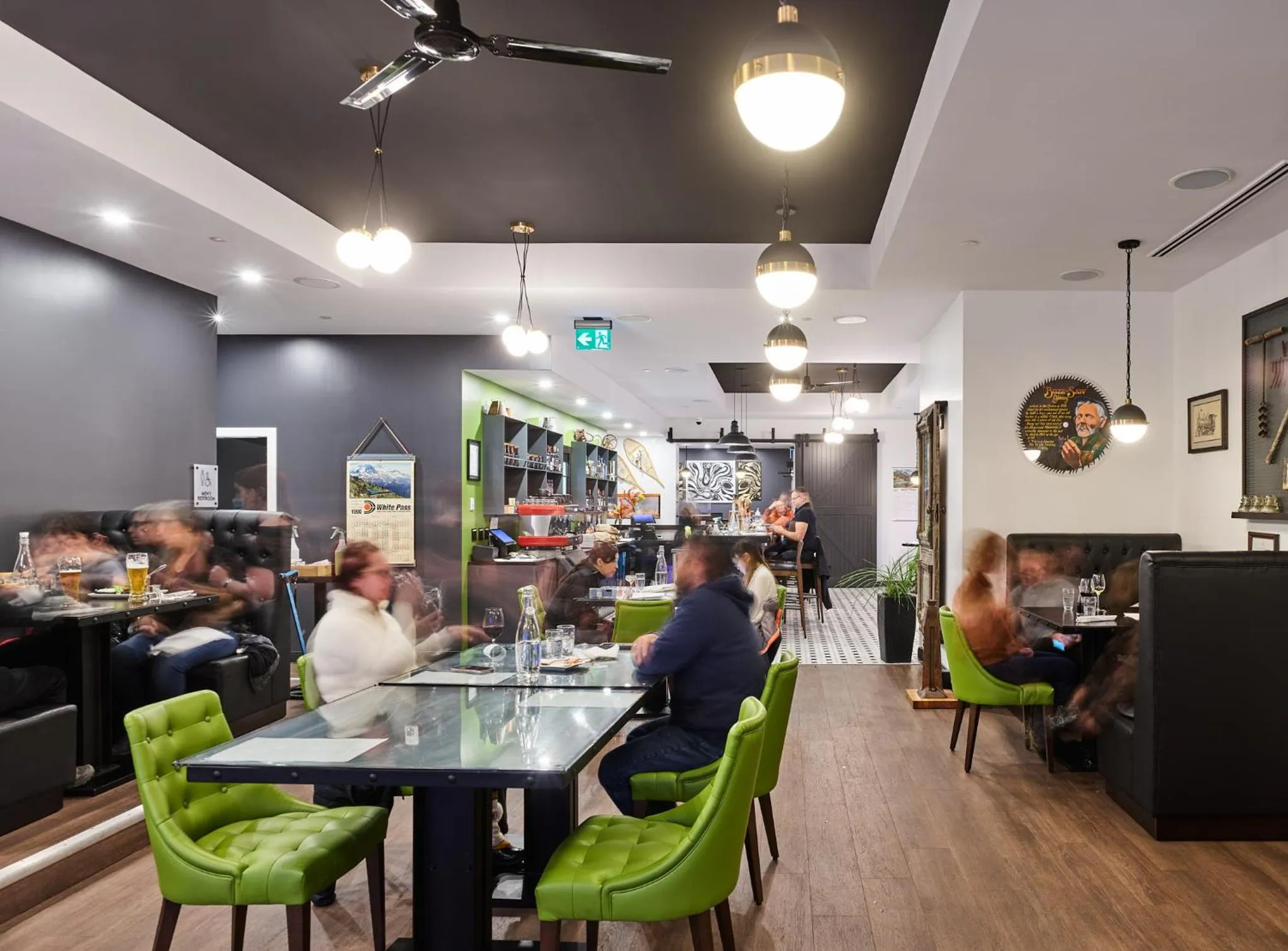 Restaurant/places to eat in Raven Inn Whitehorse