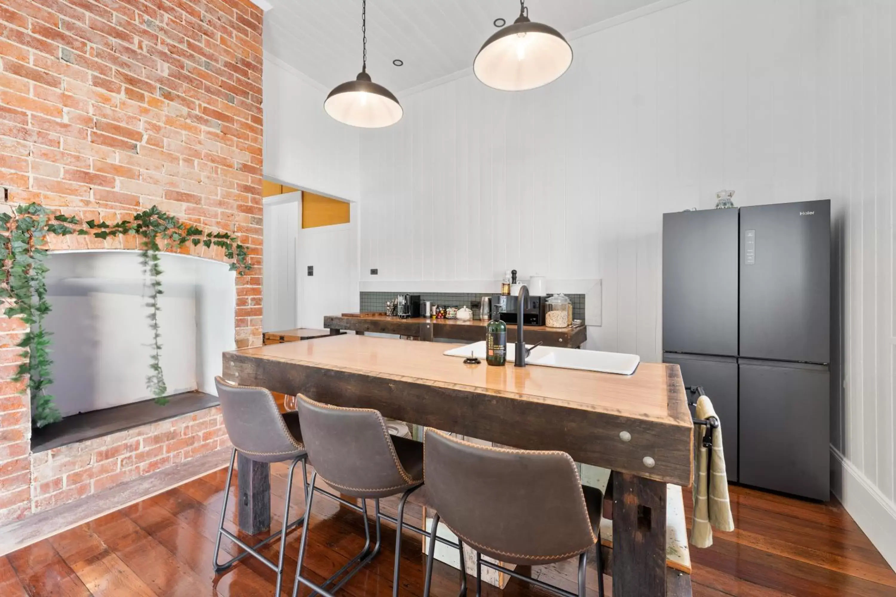 kitchen, Dining Area in The Bank House Ulmarra