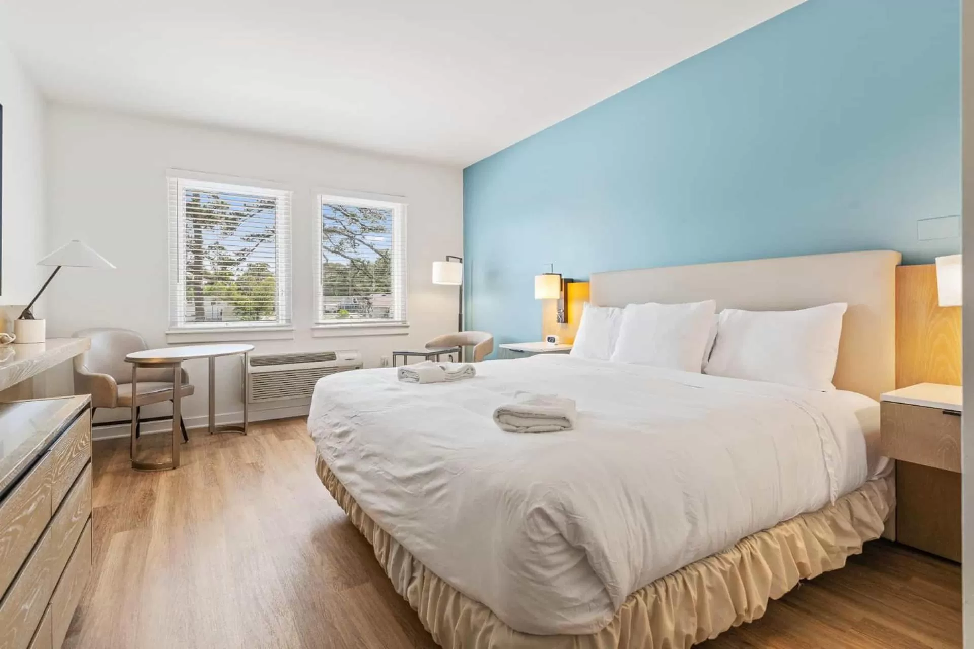 Junior Suite in Hotel Manteo, Trademark Collection by Wyndham