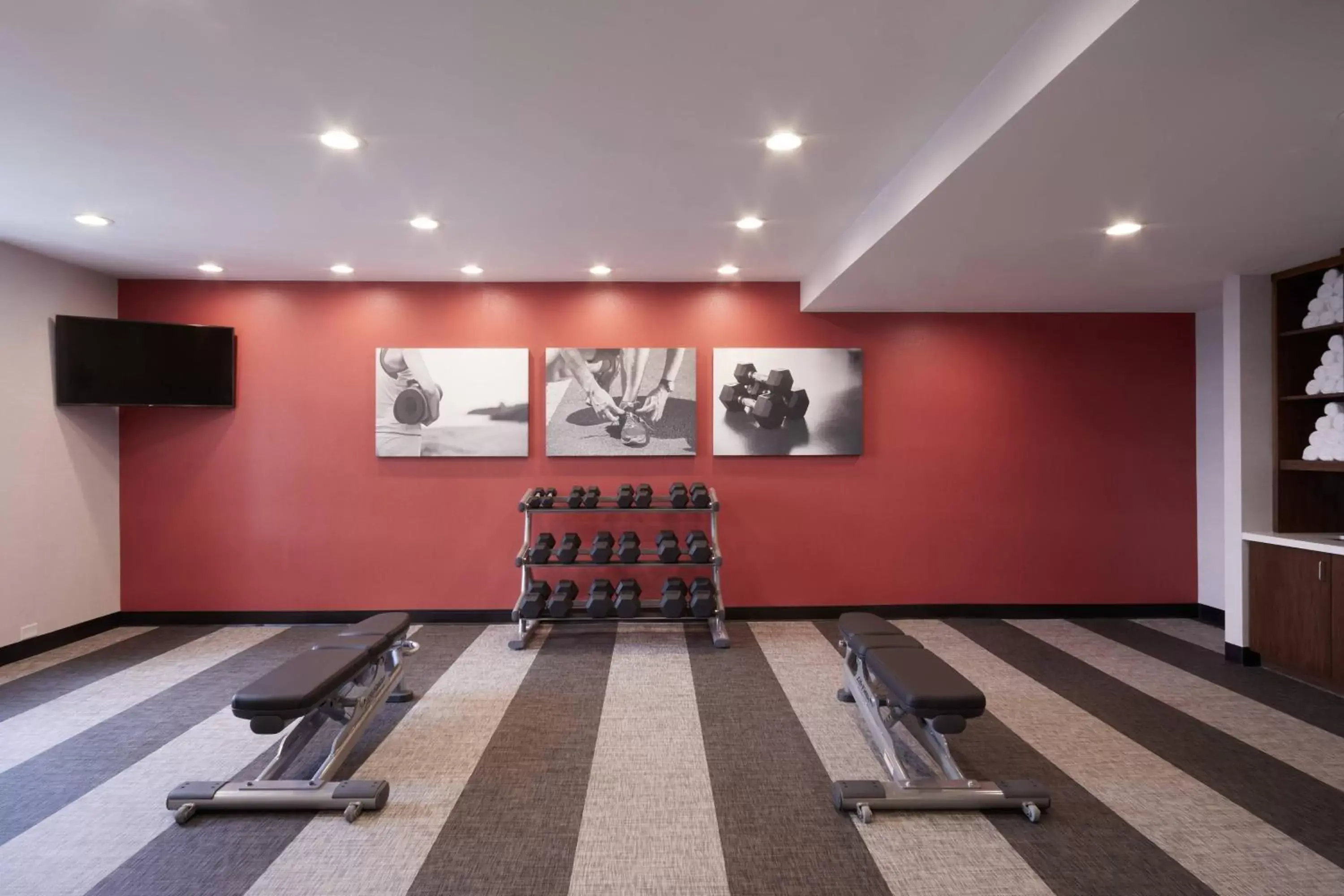 Fitness centre/facilities in Fairfield Inn & Suites By Marriott Camarillo