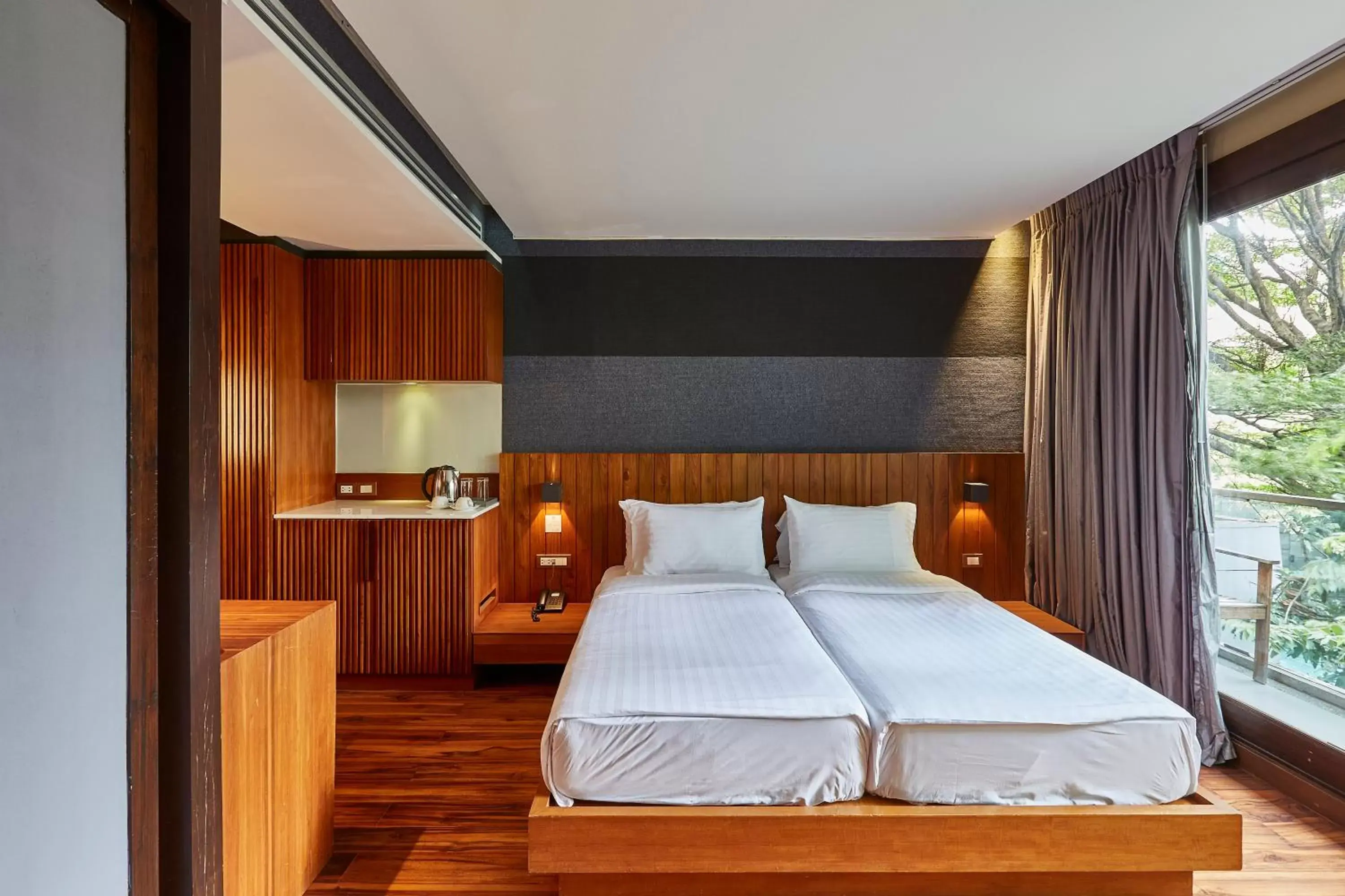 Bedroom, Bed in LUXX Langsuan Hotel - SHA Plus