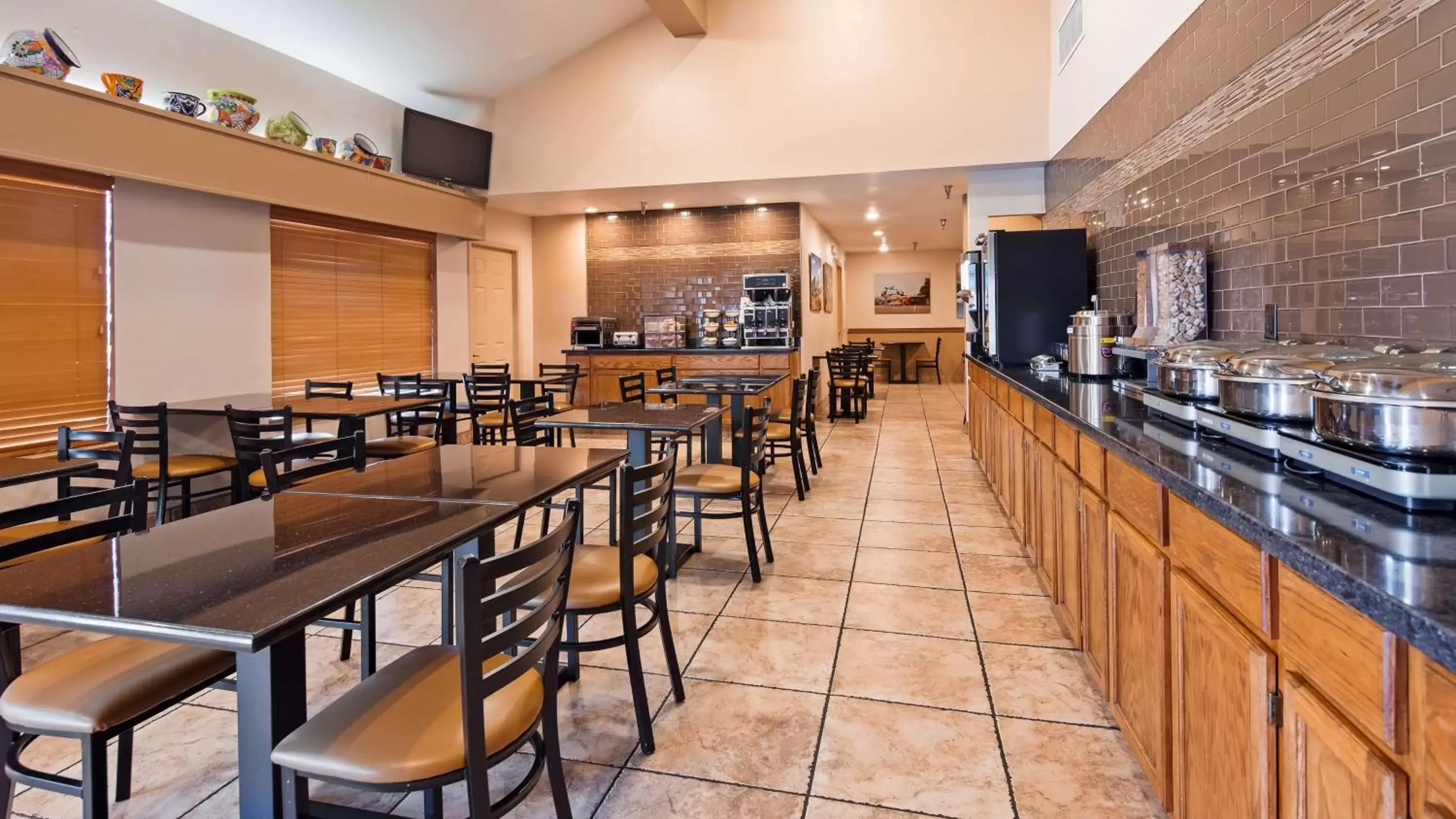 Restaurant/Places to Eat in Best Western Discovery Inn