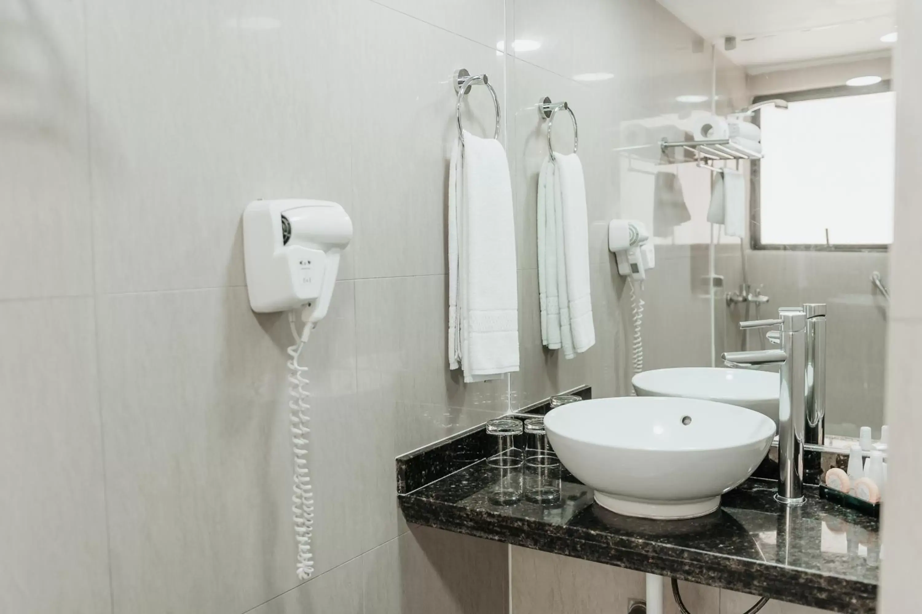 Property building, Bathroom in Hotel Diego de Velazquez