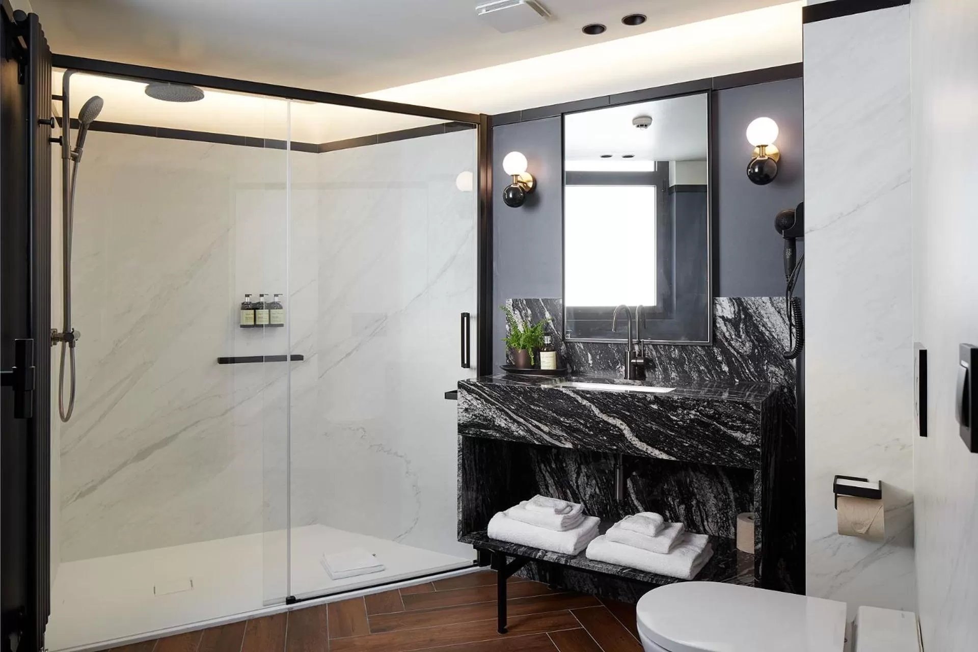 Bathroom in Hotel SANSEbay