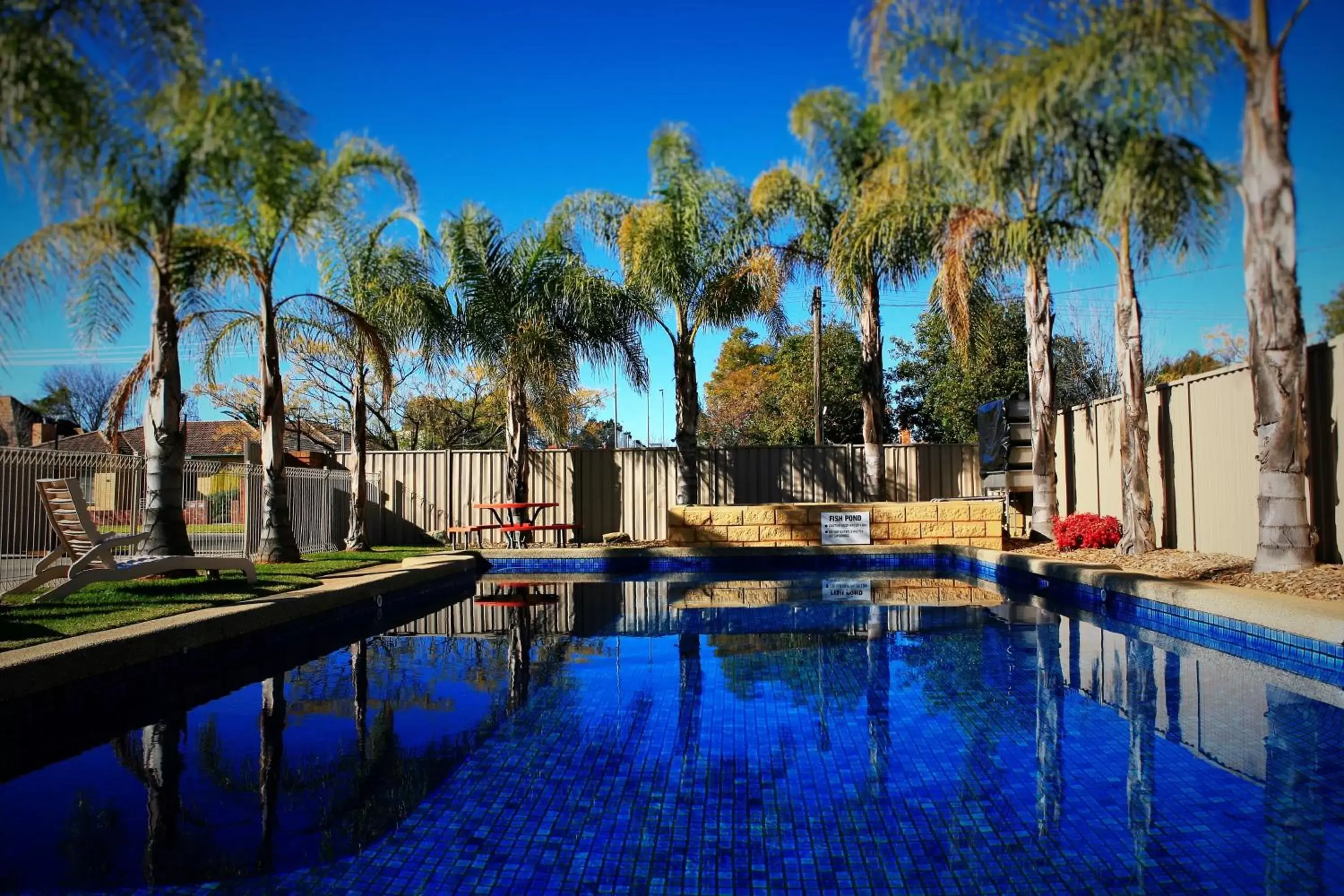 Swimming Pool in The Wyndhamere Motel Shepparton