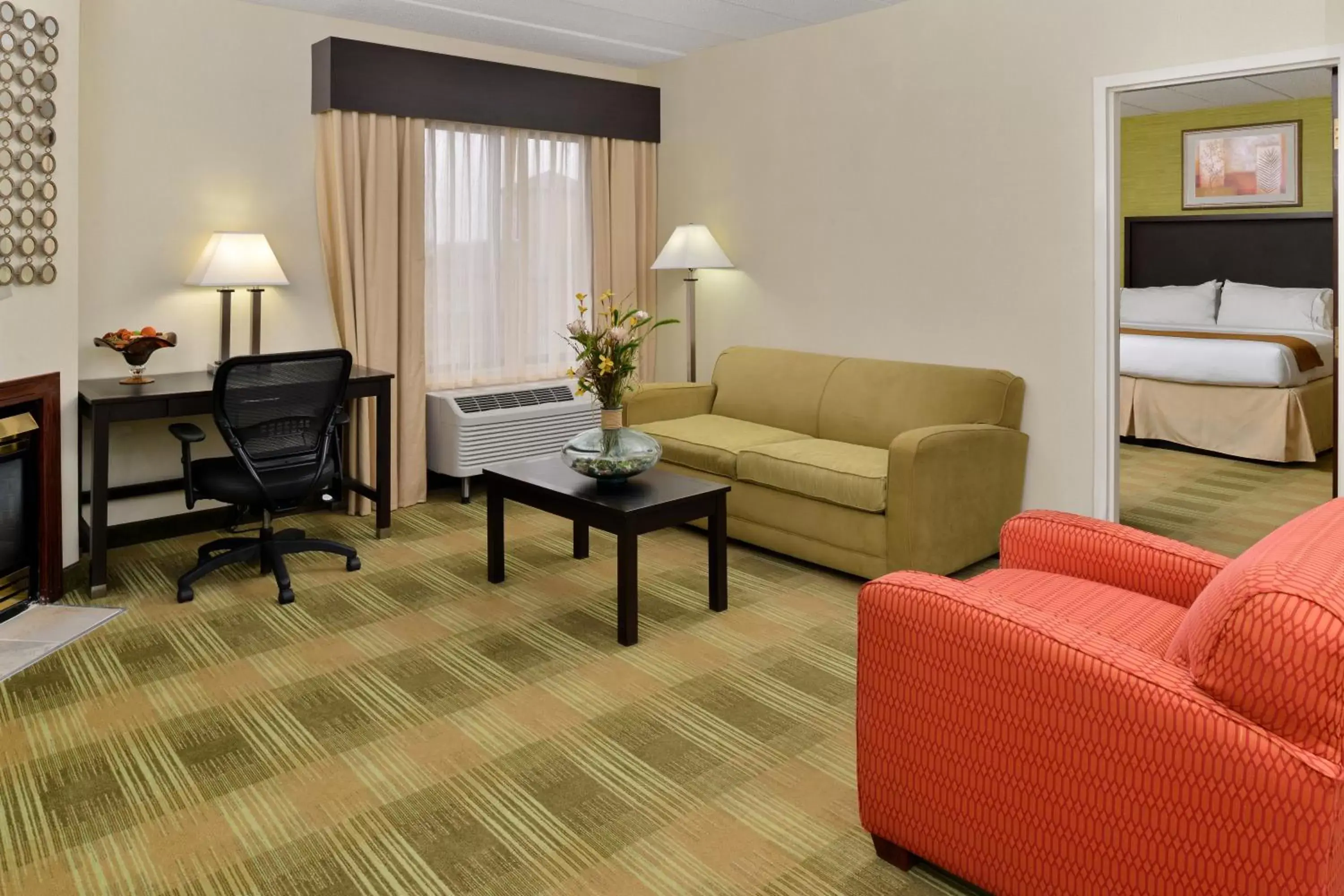 Photo of the whole room, Seating Area in Holiday Inn Express Hotel & Suites Indianapolis W - Airport Area, an IHG Hotel