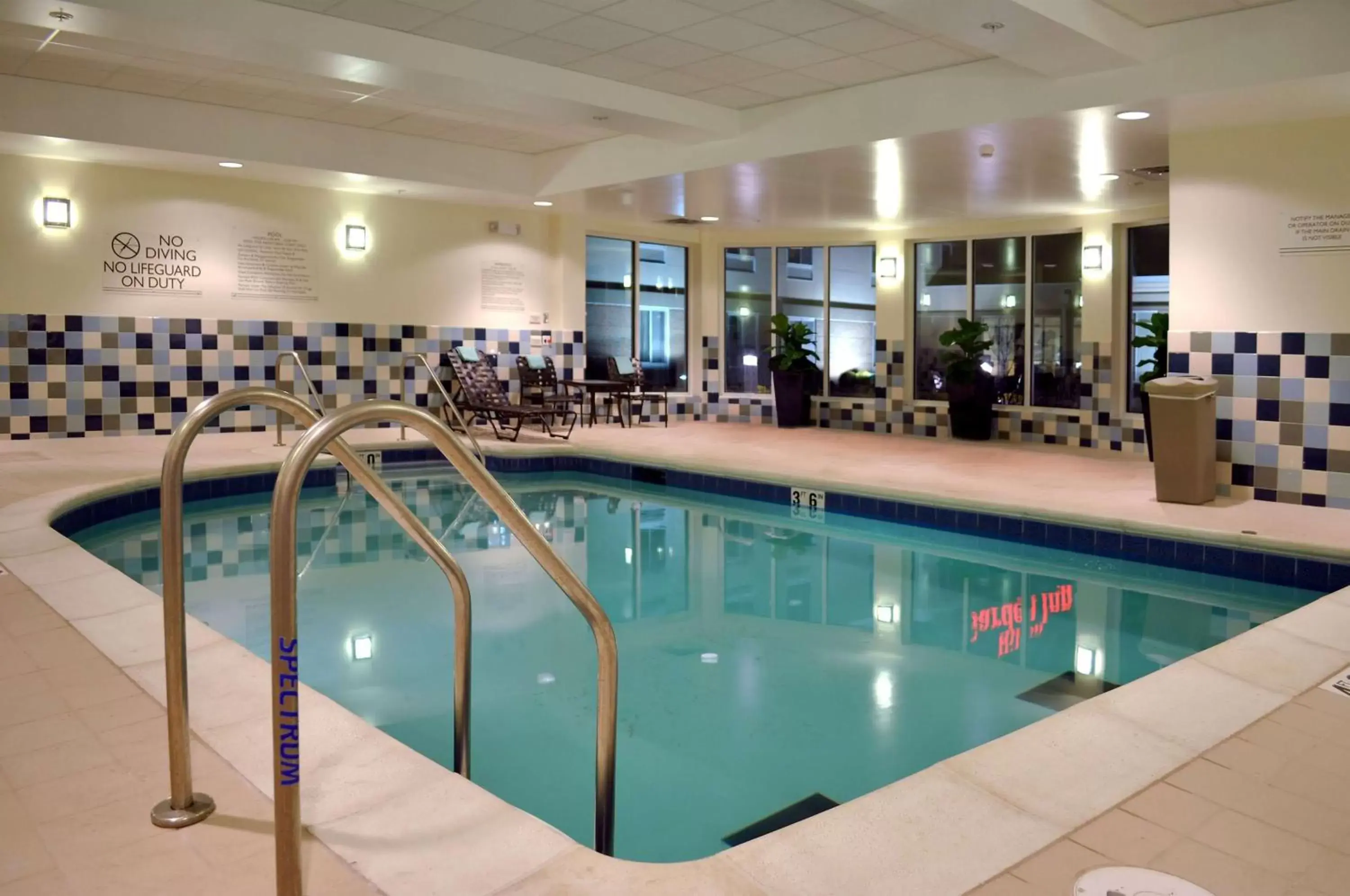 Pool view, Swimming Pool in Hilton Garden Inn St. Louis Airport