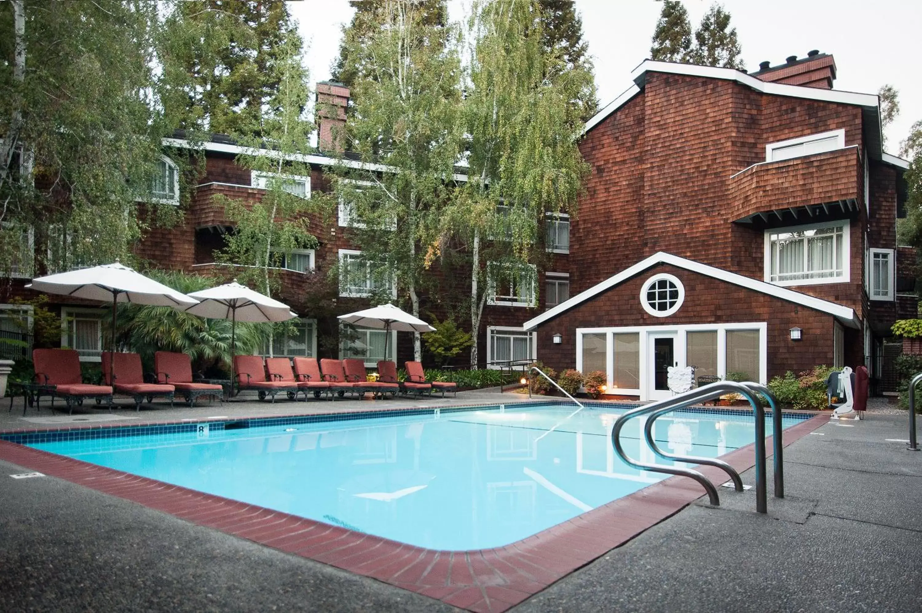 Swimming pool, Property Building in The Stanford Park Hotel