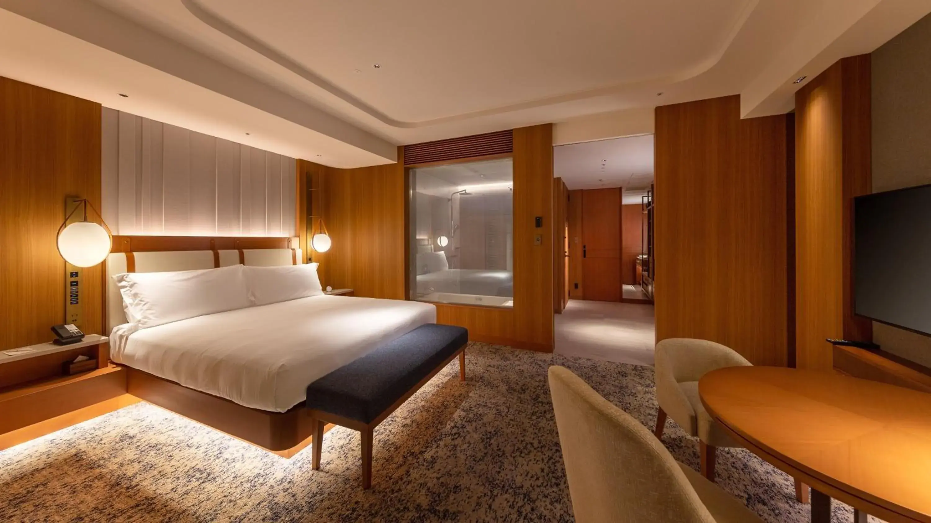 Photo of the whole room, Bed in InterContinental Yokohama Pier 8, an IHG Hotel