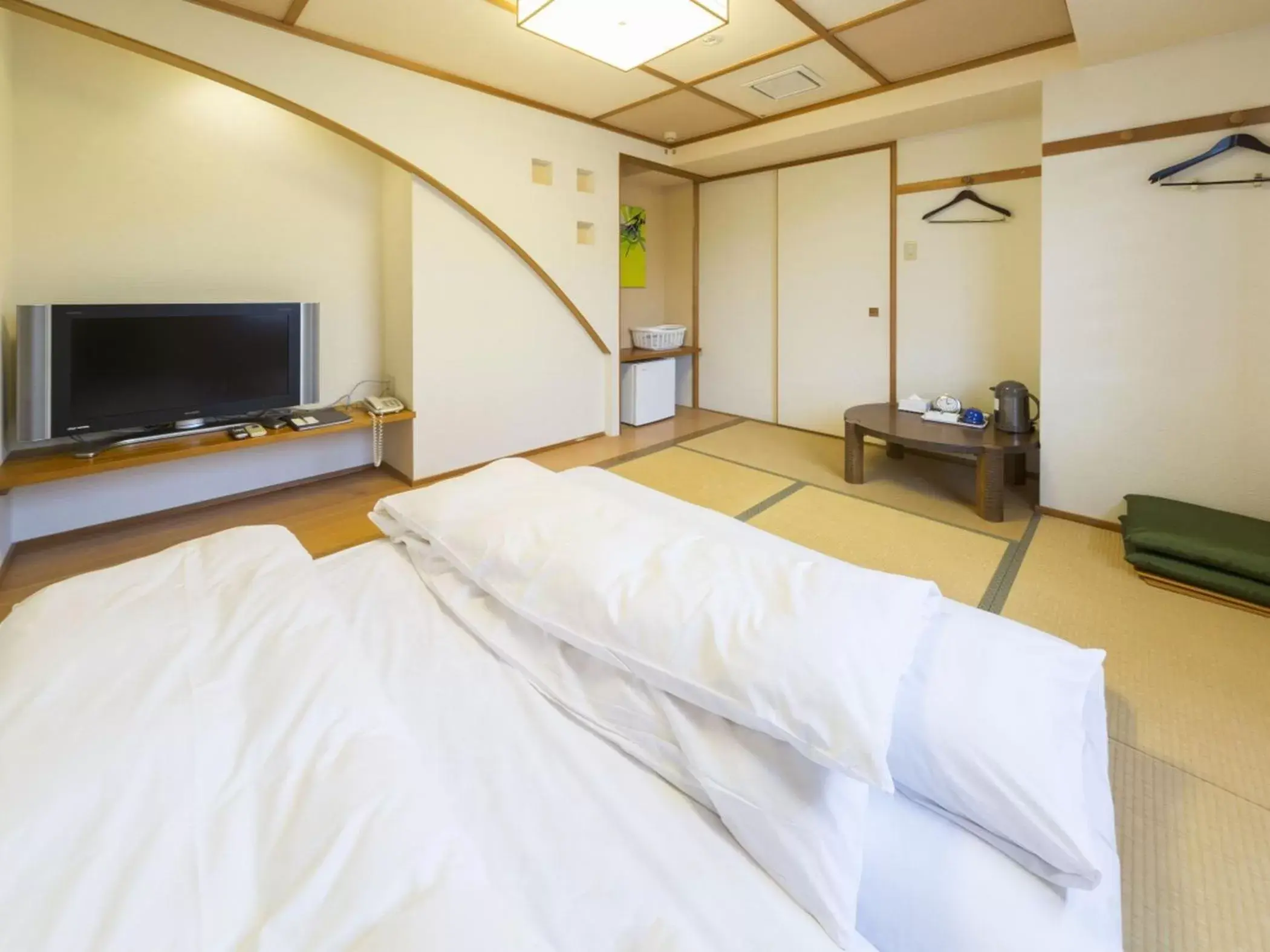 Photo of the whole room, TV/Entertainment Center in Hotel Minatoya