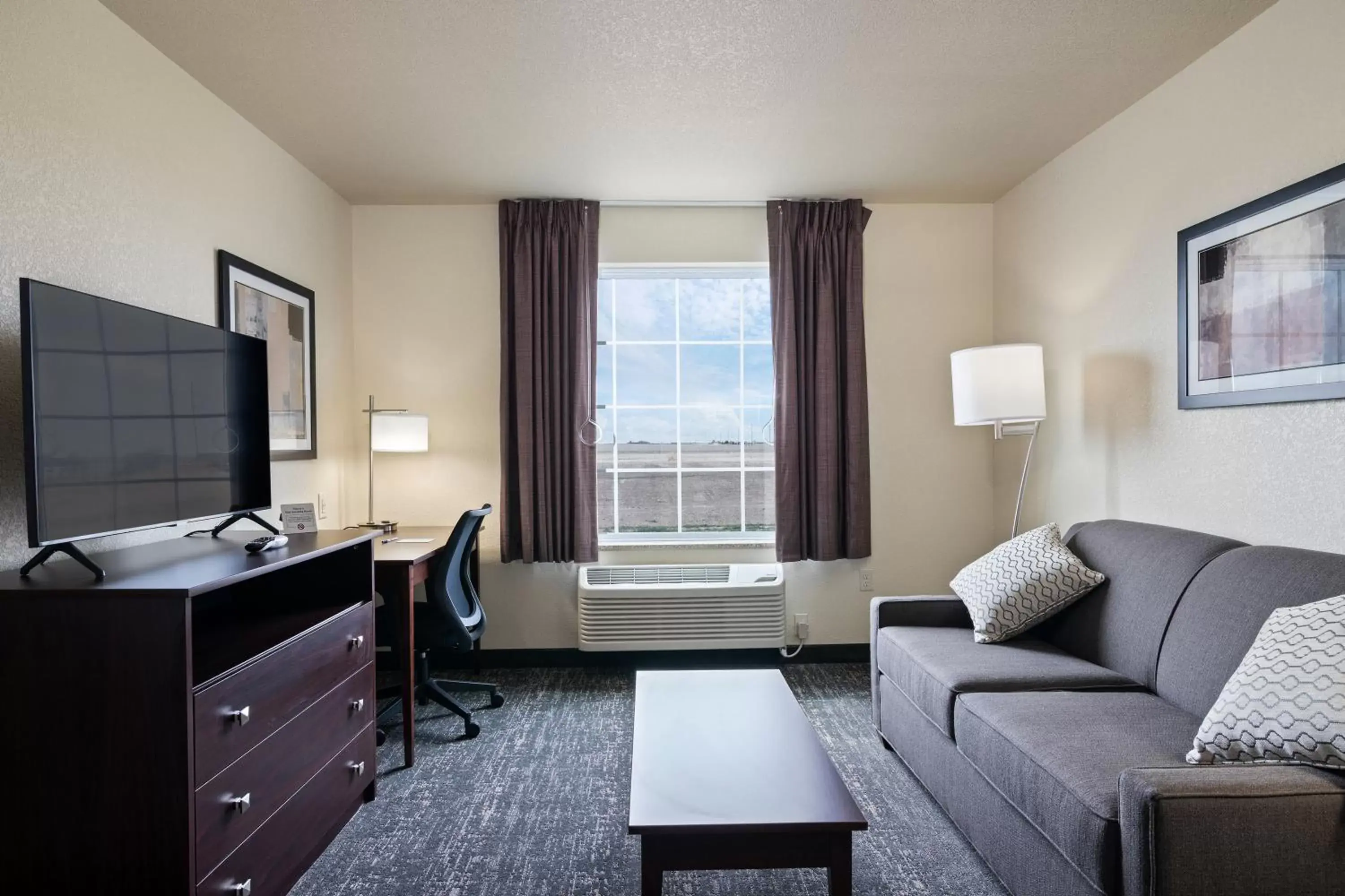 TV and multimedia, Seating Area in Cobblestone Inn & Suites - Yuma