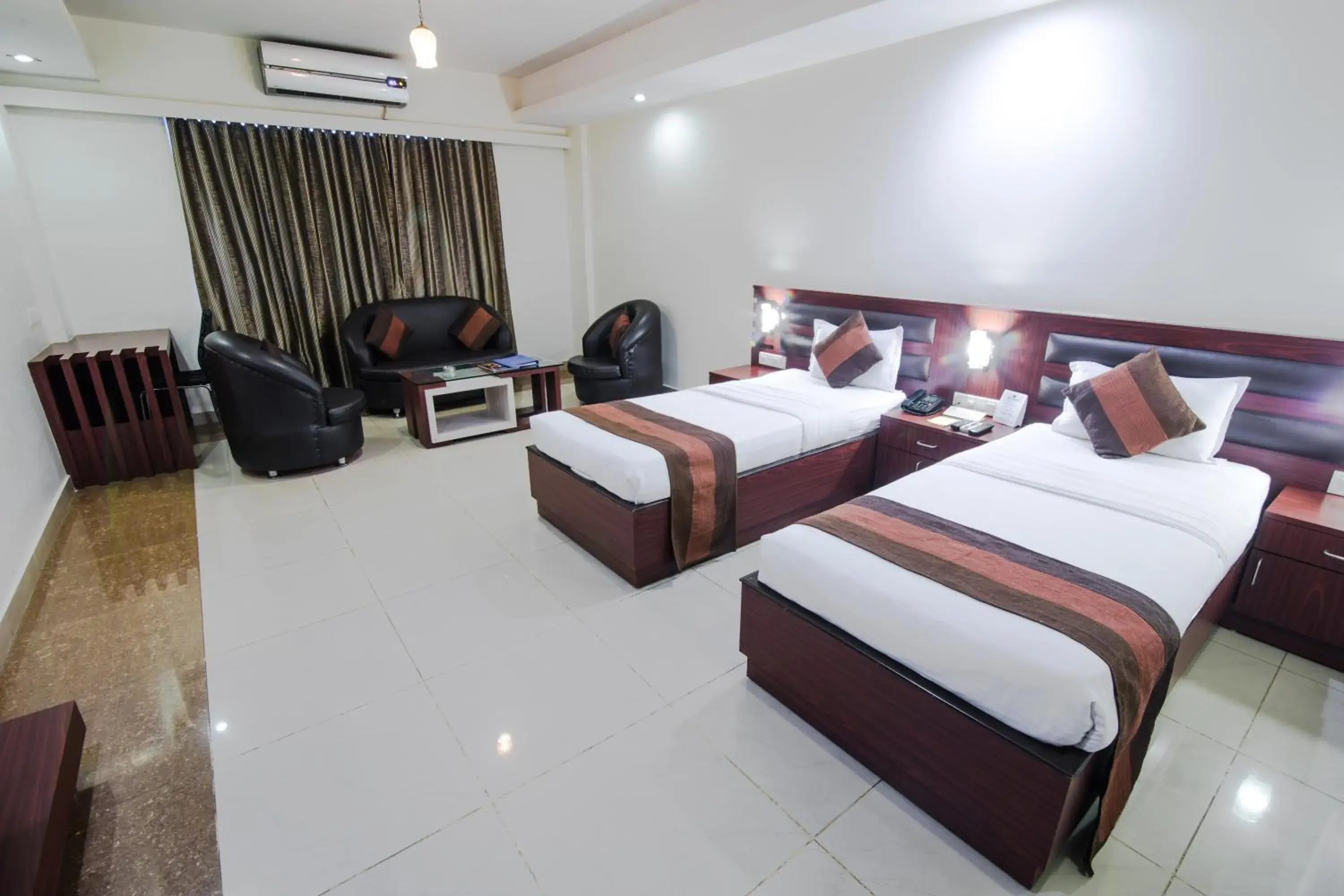 Deluxe Double Room in HOTEL AVN GRAND Deluxe Double Room in HOTEL AVN GRAND