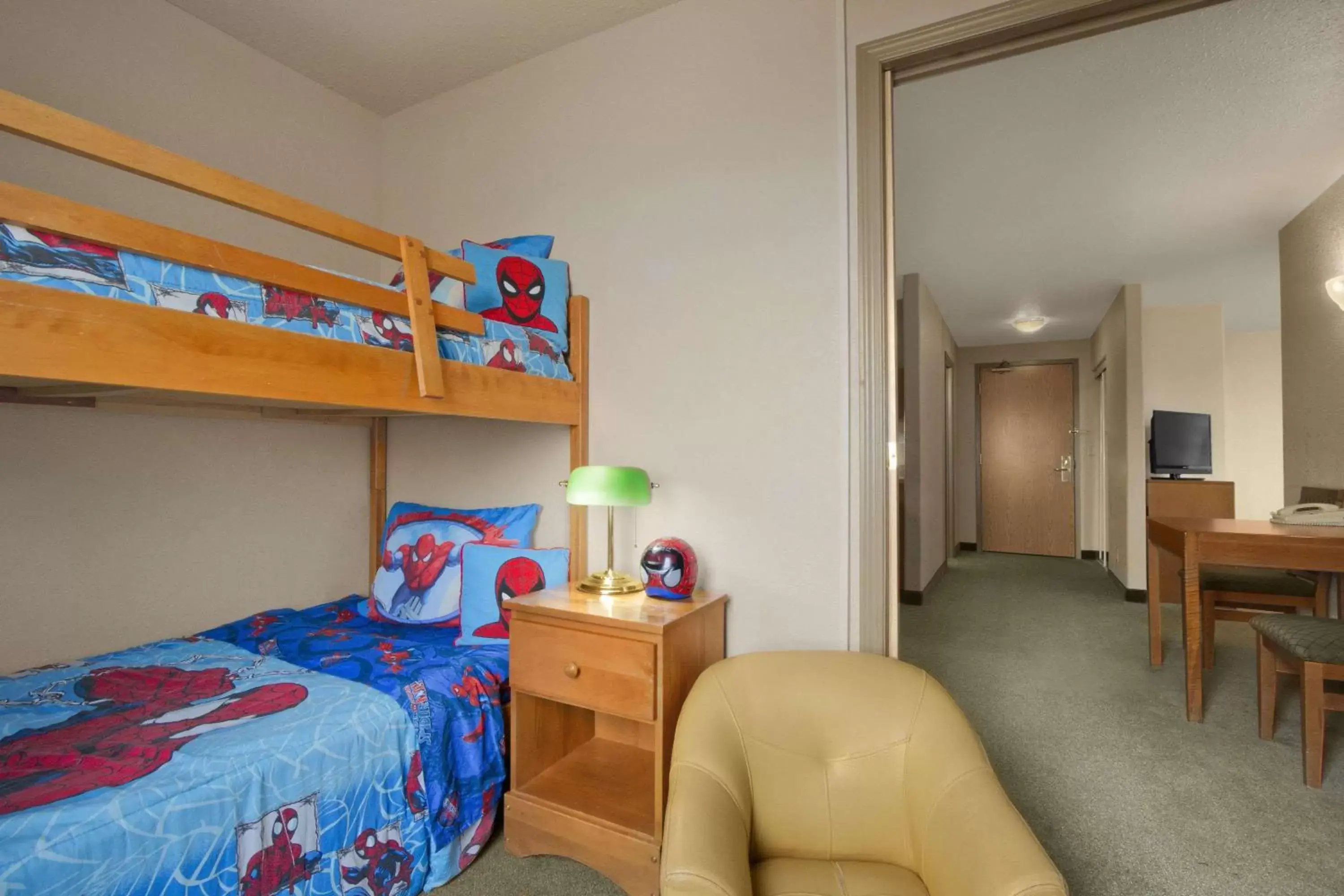 Photo of the whole room, Bunk Bed in Days Inn by Wyndham Red Deer