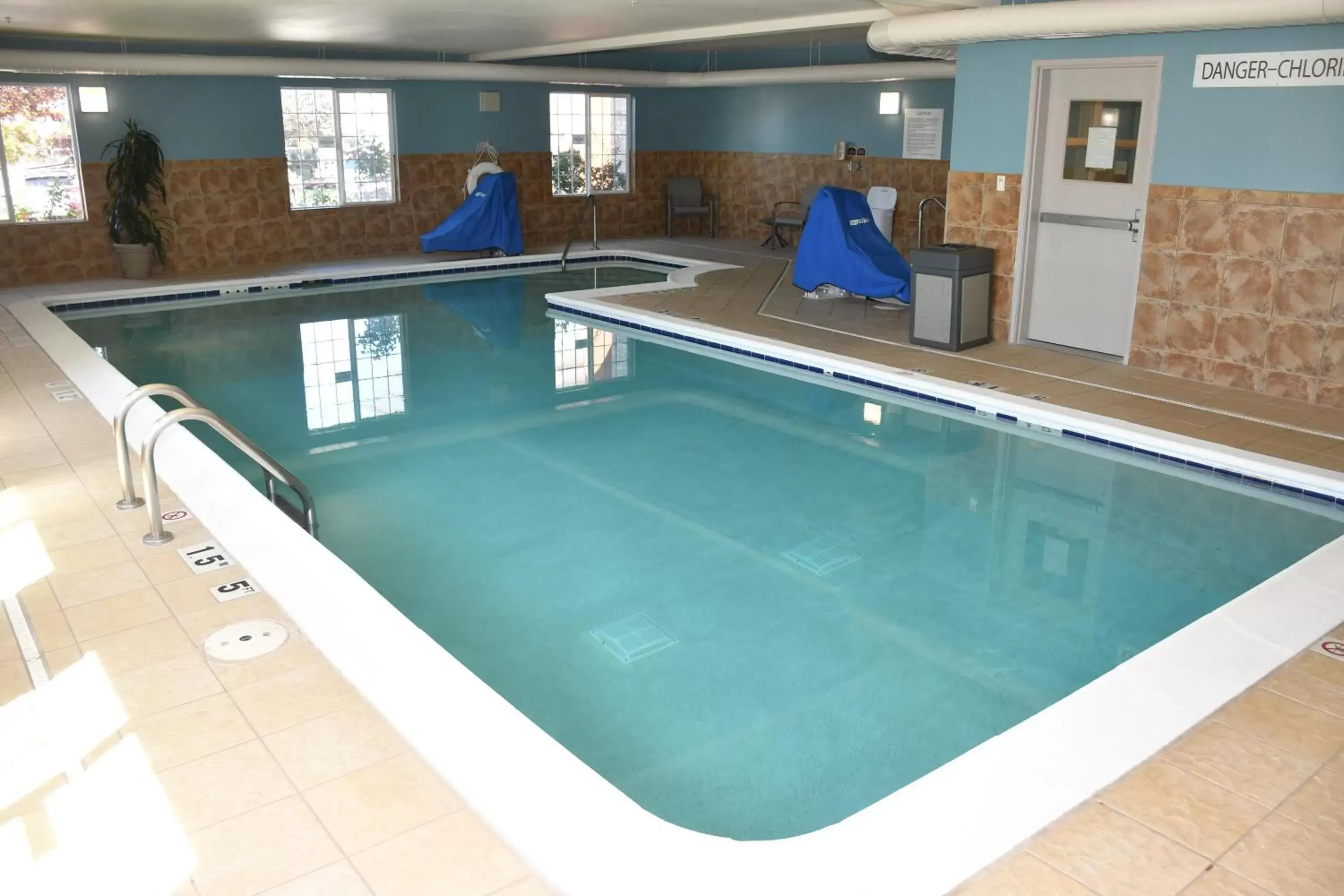 Swimming Pool in Holiday Inn Express Hotel & Suites Evanston, an IHG Hotel