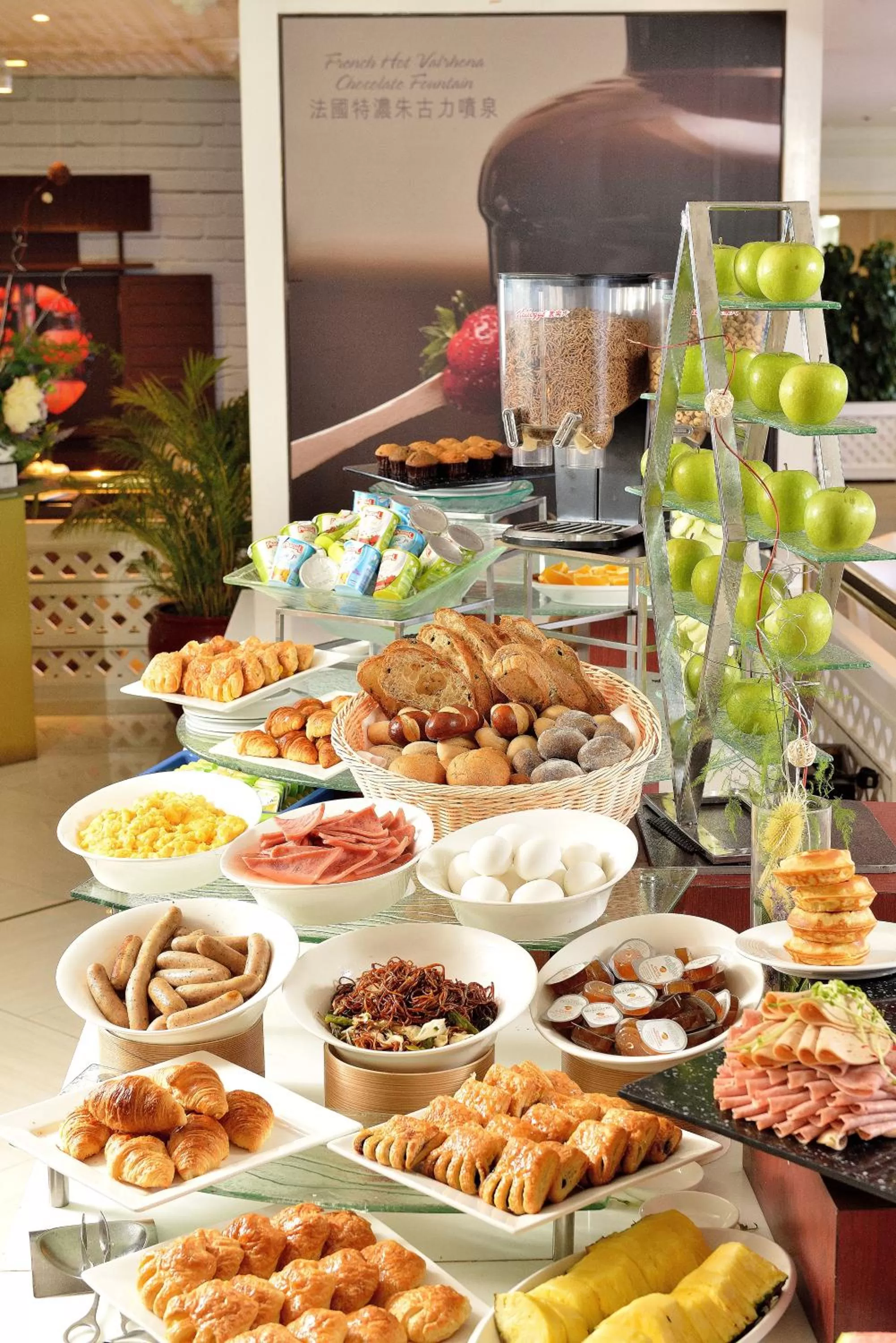 Food in Regal Riverside Hotel