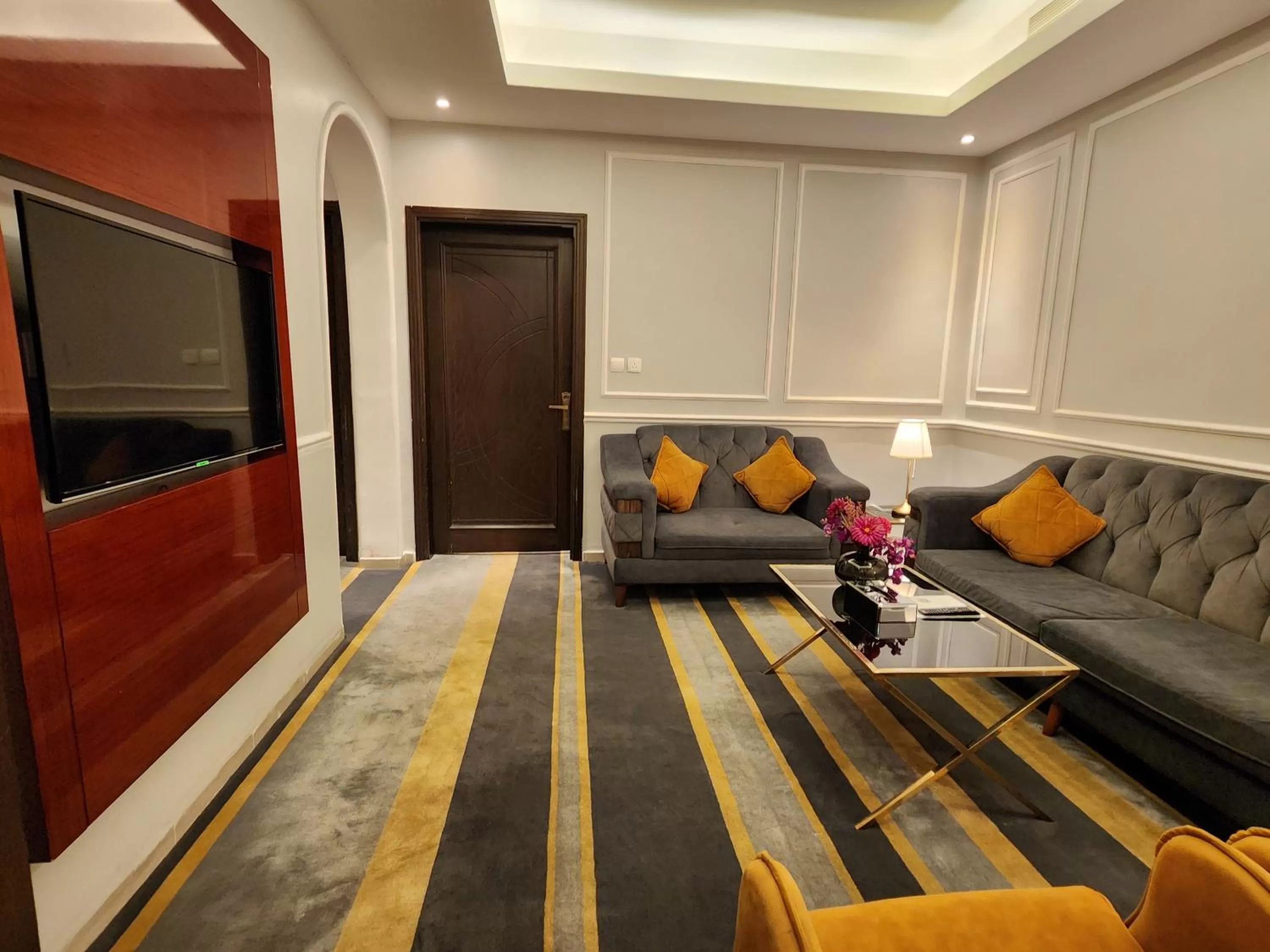 TV and multimedia in Rasis Serviced Apartments