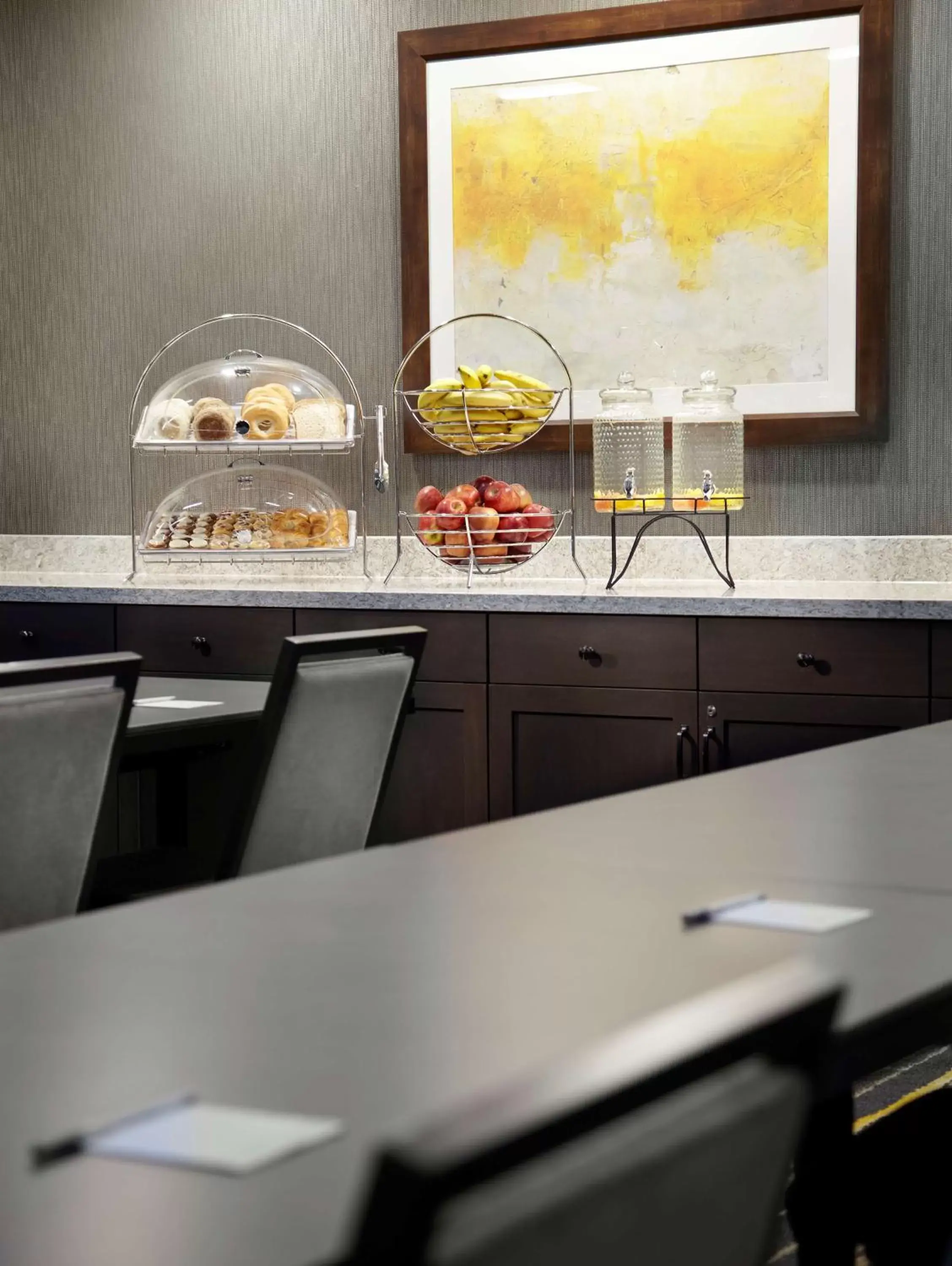 Meeting/conference room in Hampton Inn & Suites Pittsburgh Airport South/Settlers Ridge