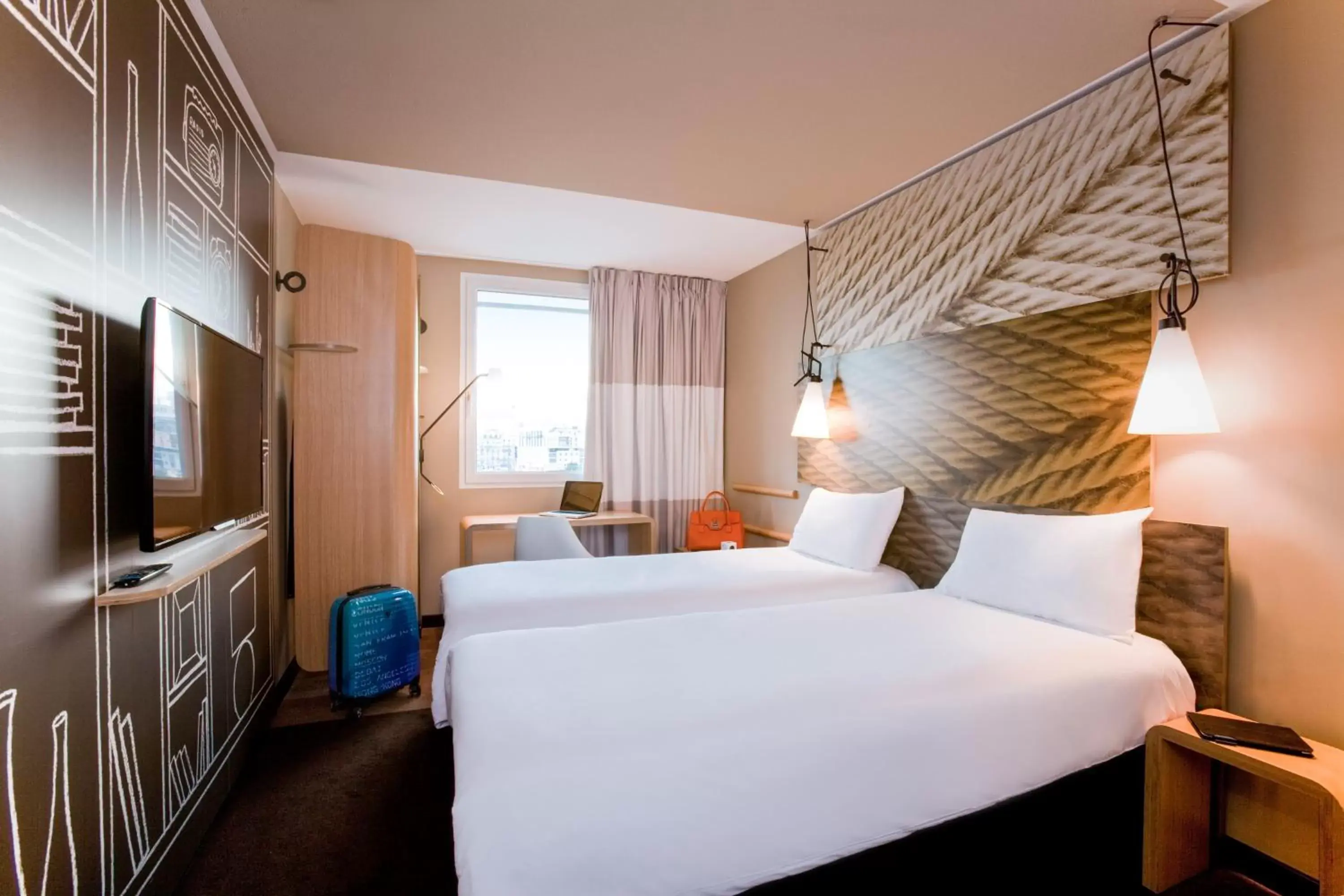 Standard Room with twin beds in ibis Deauville Centre