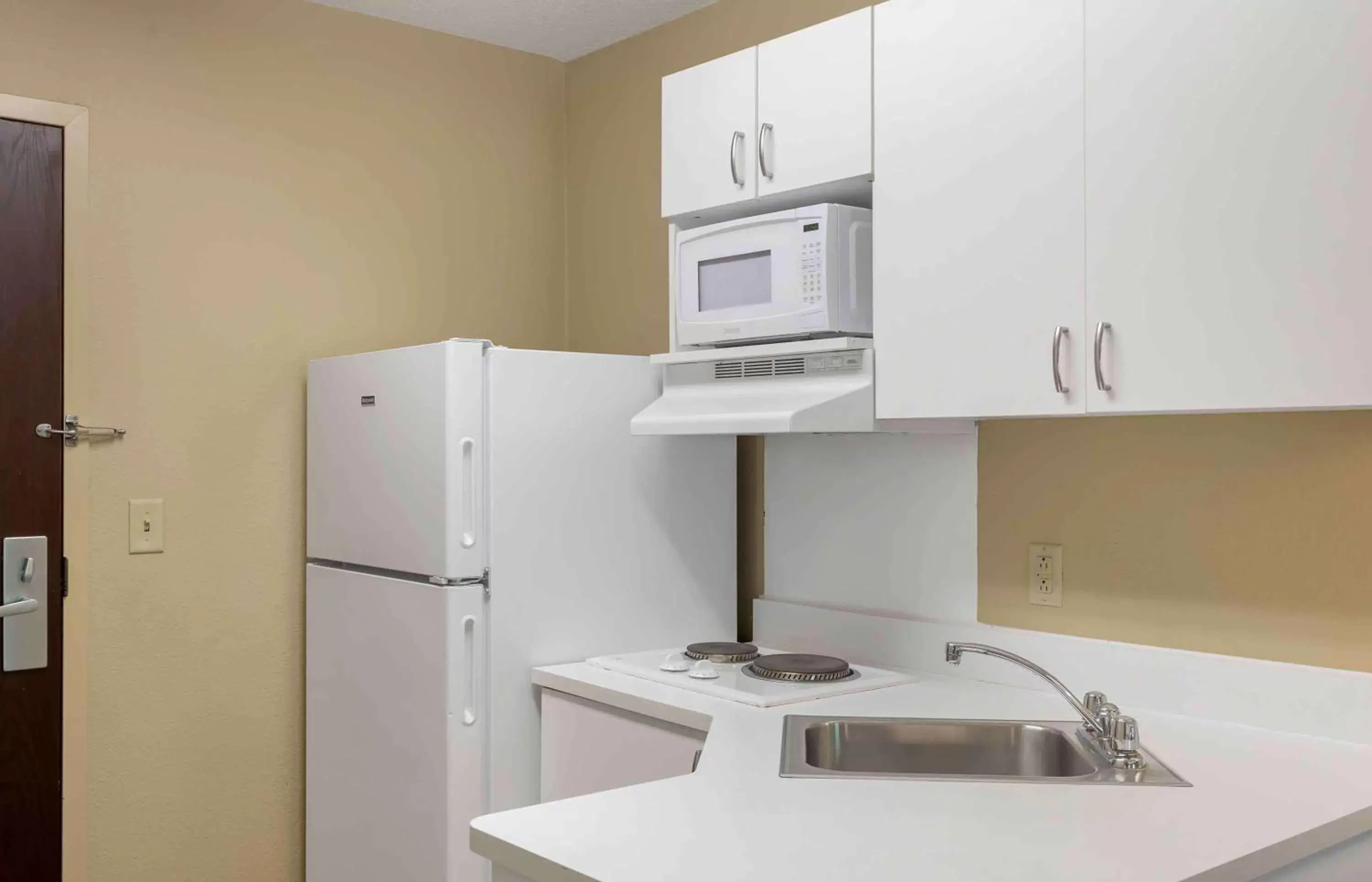 Bedroom, Kitchen/Kitchenette in Extended Stay America Suites - Foxboro - Norton