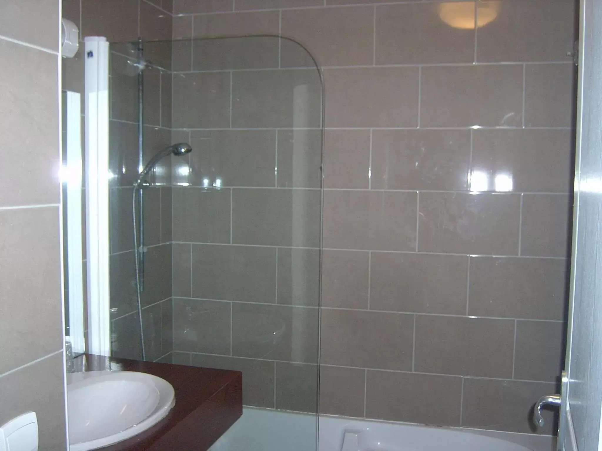 Shower, Bathroom in Résidence Le Pic de l'Ours