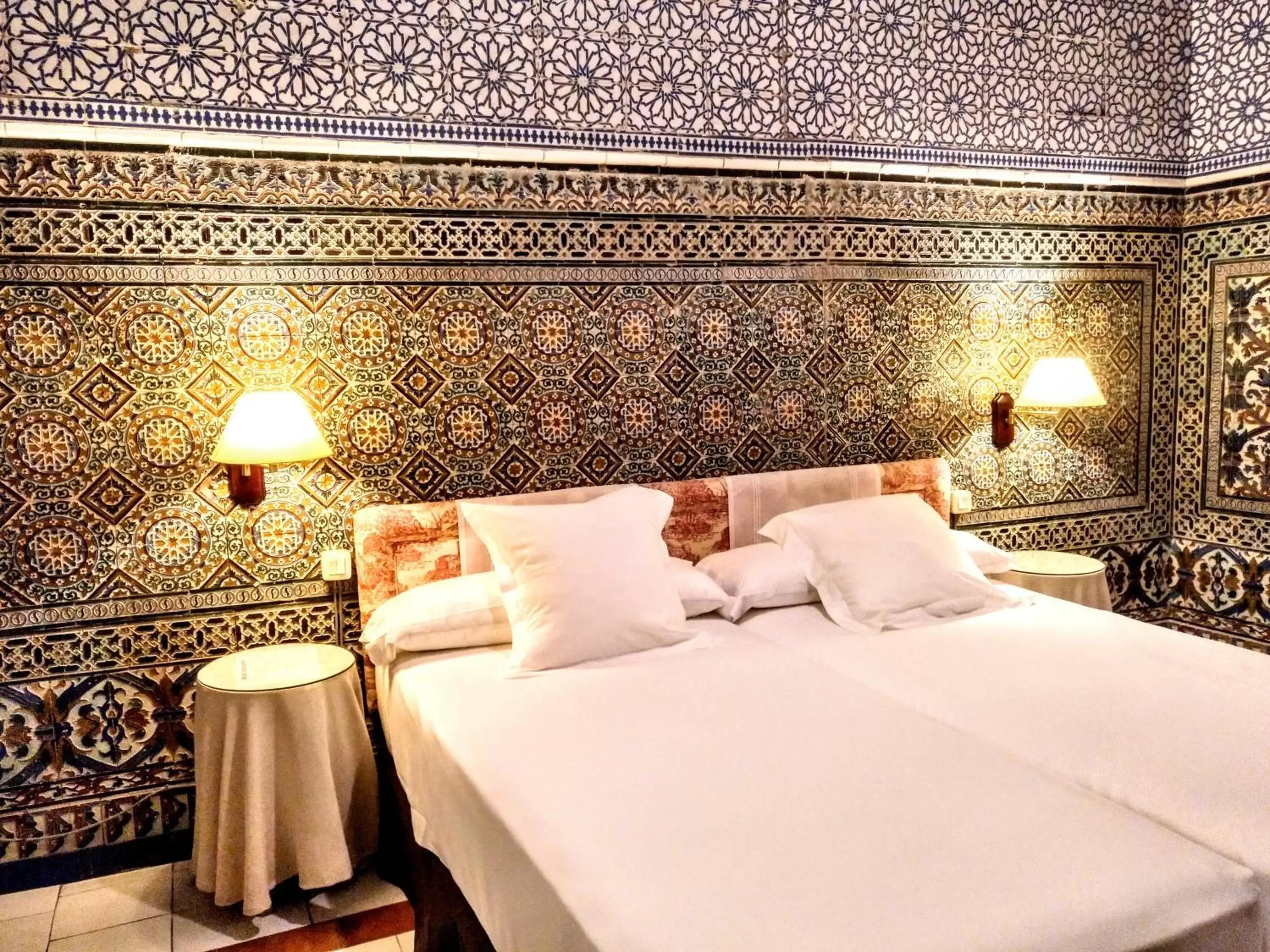 Photo of the whole room, Bed in Hotel Simon