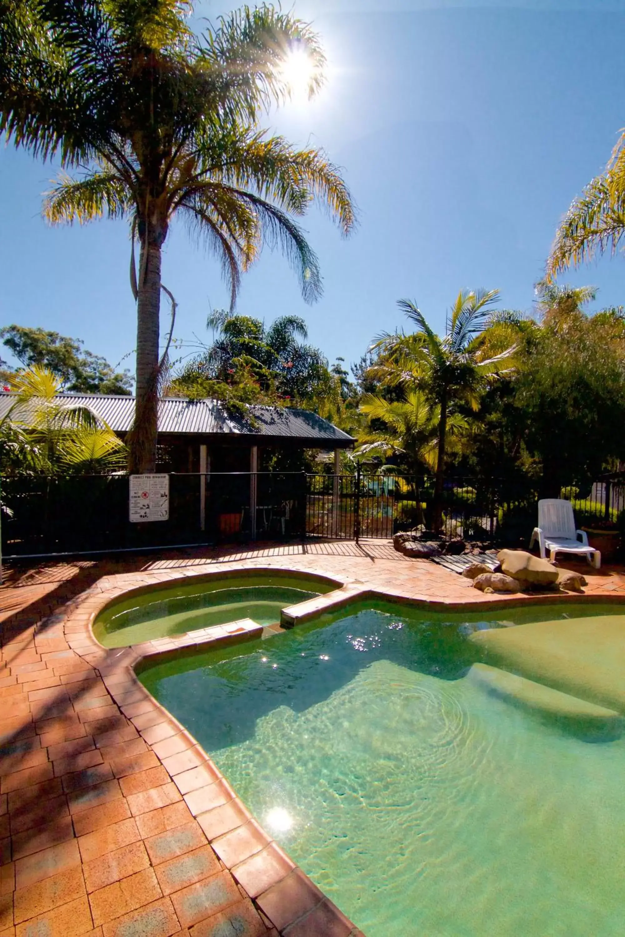 Day, Swimming Pool in Fairway Motor Inn