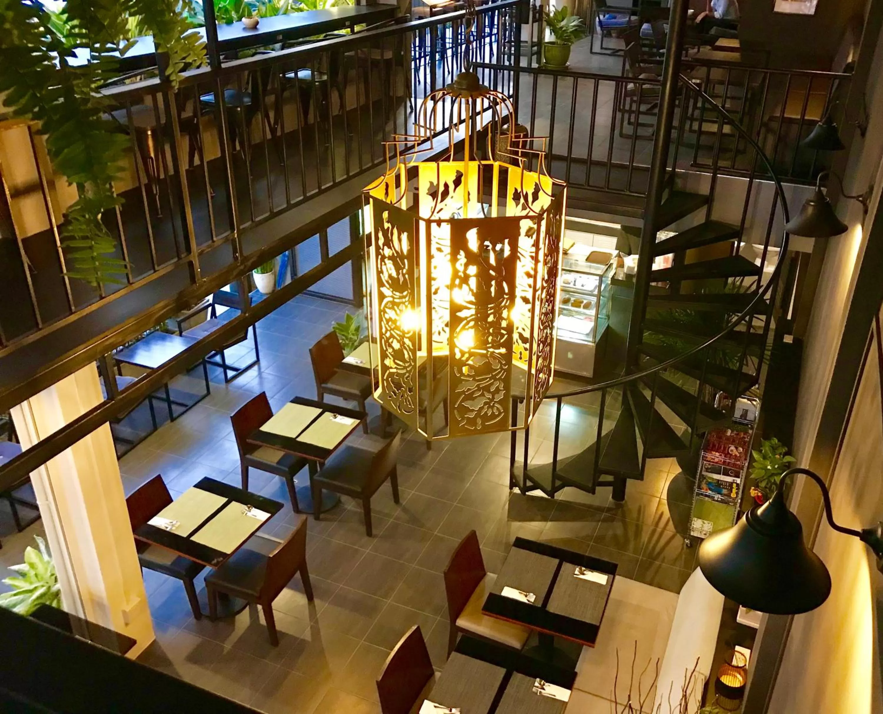 Restaurant/places to eat in THE BEACH CHA AM Suites