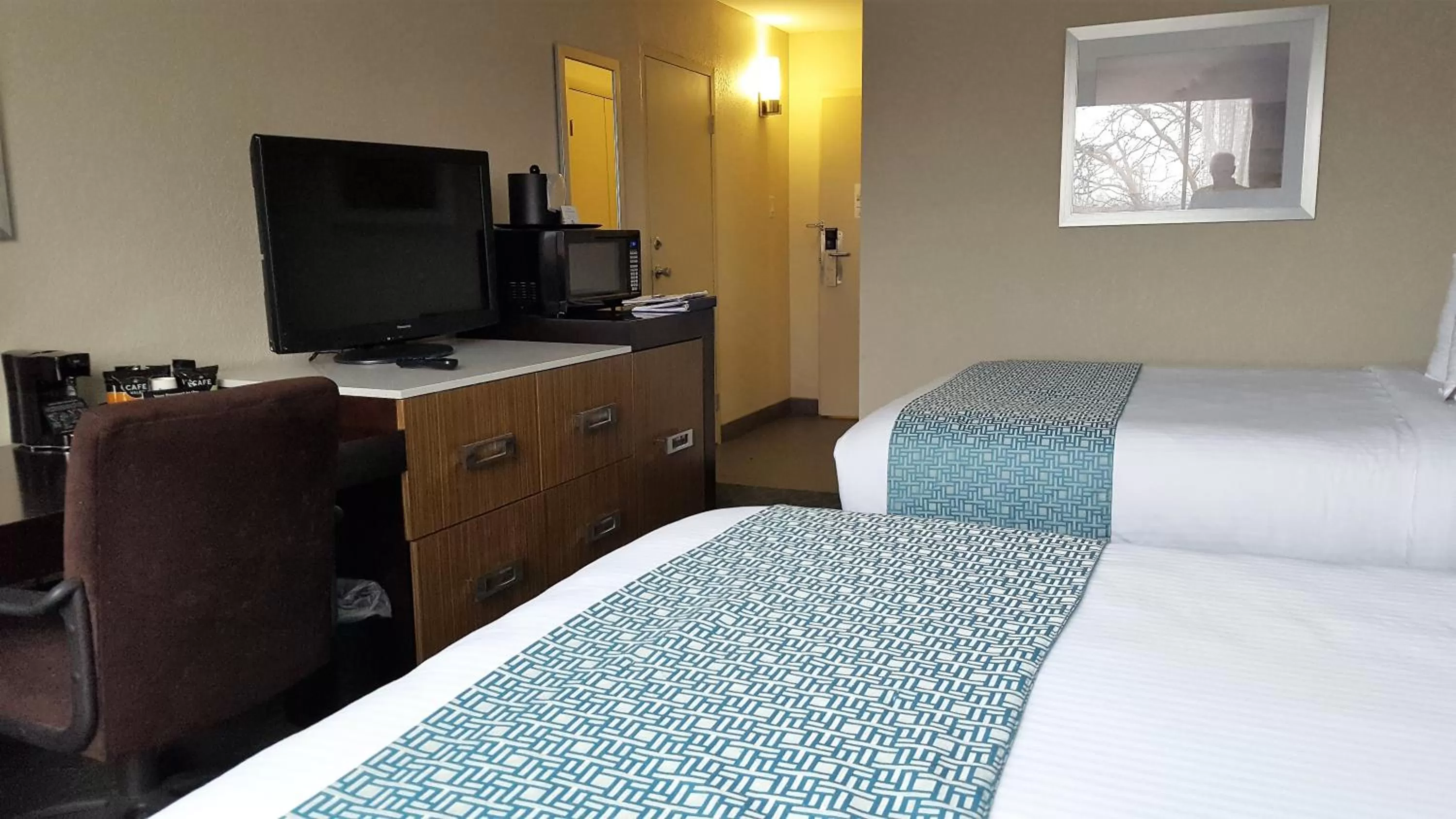 Bedroom, Bed in Wyndham Garden Kenosha Harborside