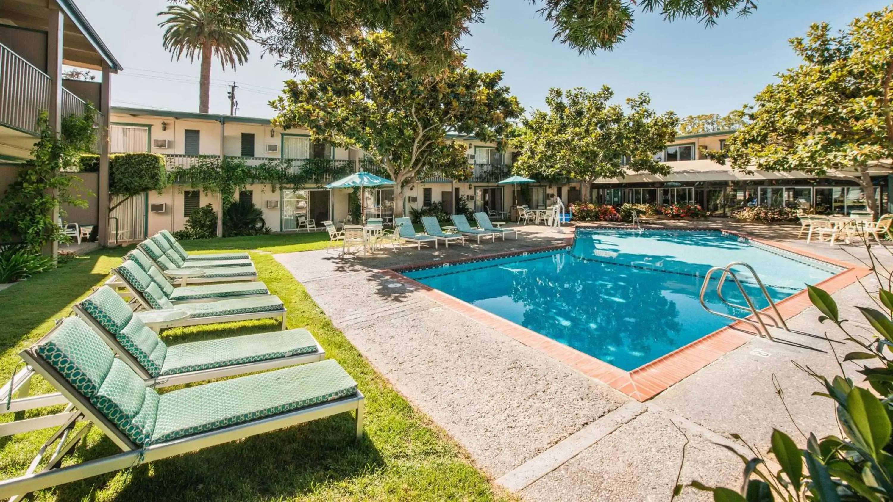 On site, Swimming Pool in Best Western Plus Santa Barbara