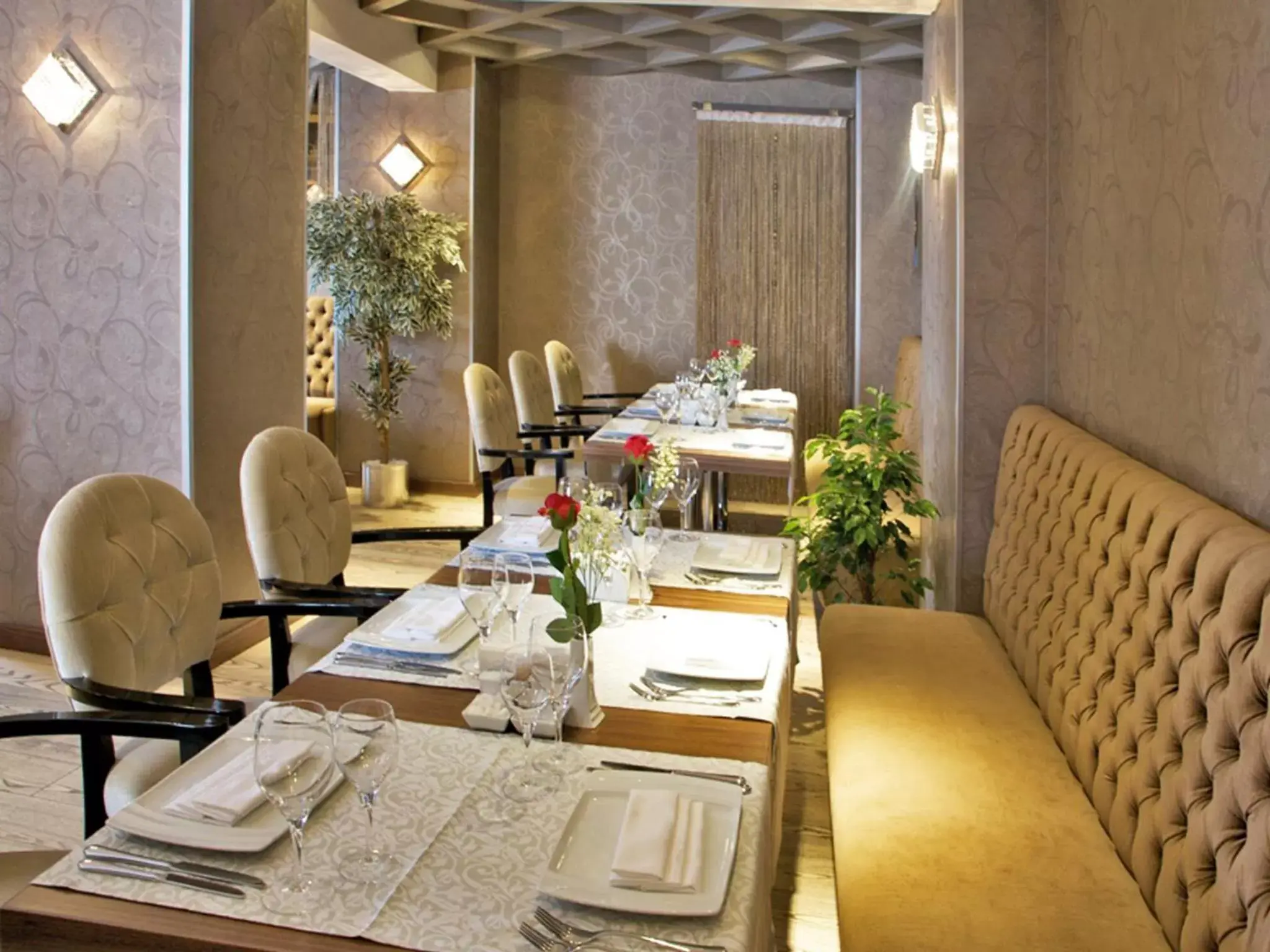 Restaurant/Places to Eat in Hotel Momento - Special Category
