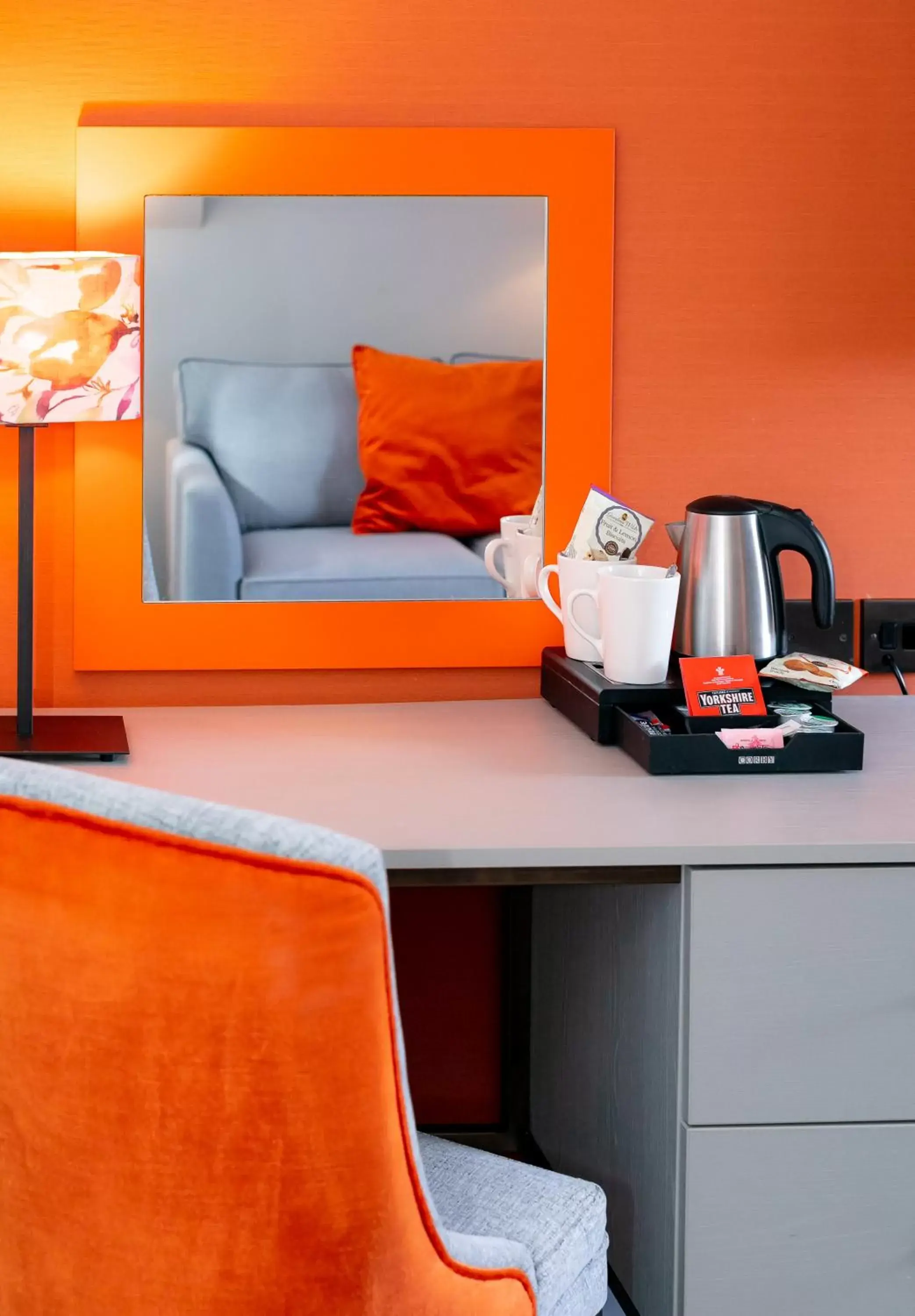 Coffee/tea facilities, Bed in Cedar Court Hotel Harrogate Coffee/tea facilities, Bed in Cedar Court Hotel Harrogate