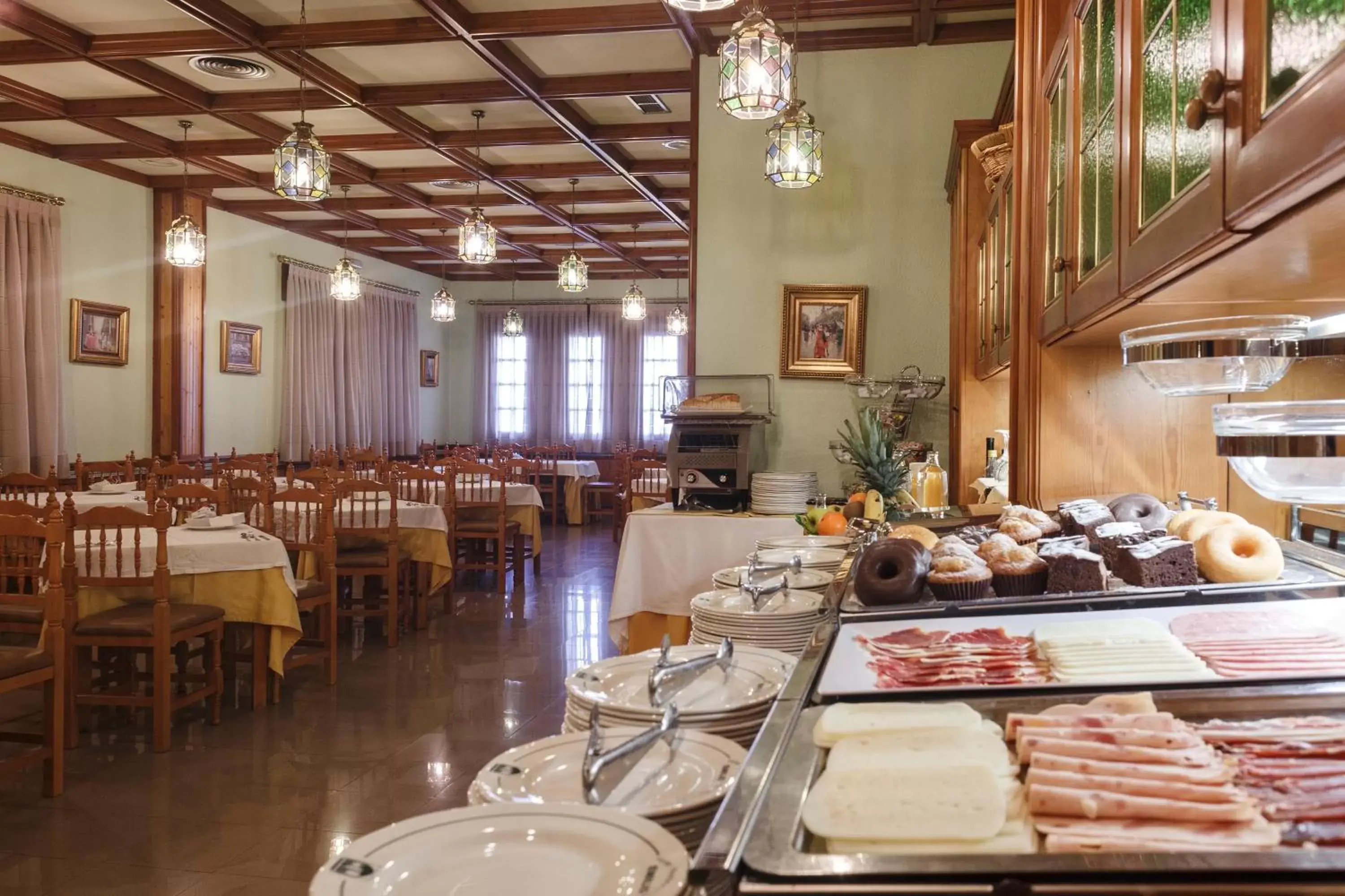 Breakfast, Restaurant/Places to Eat in Hotel Restaurante Emilio