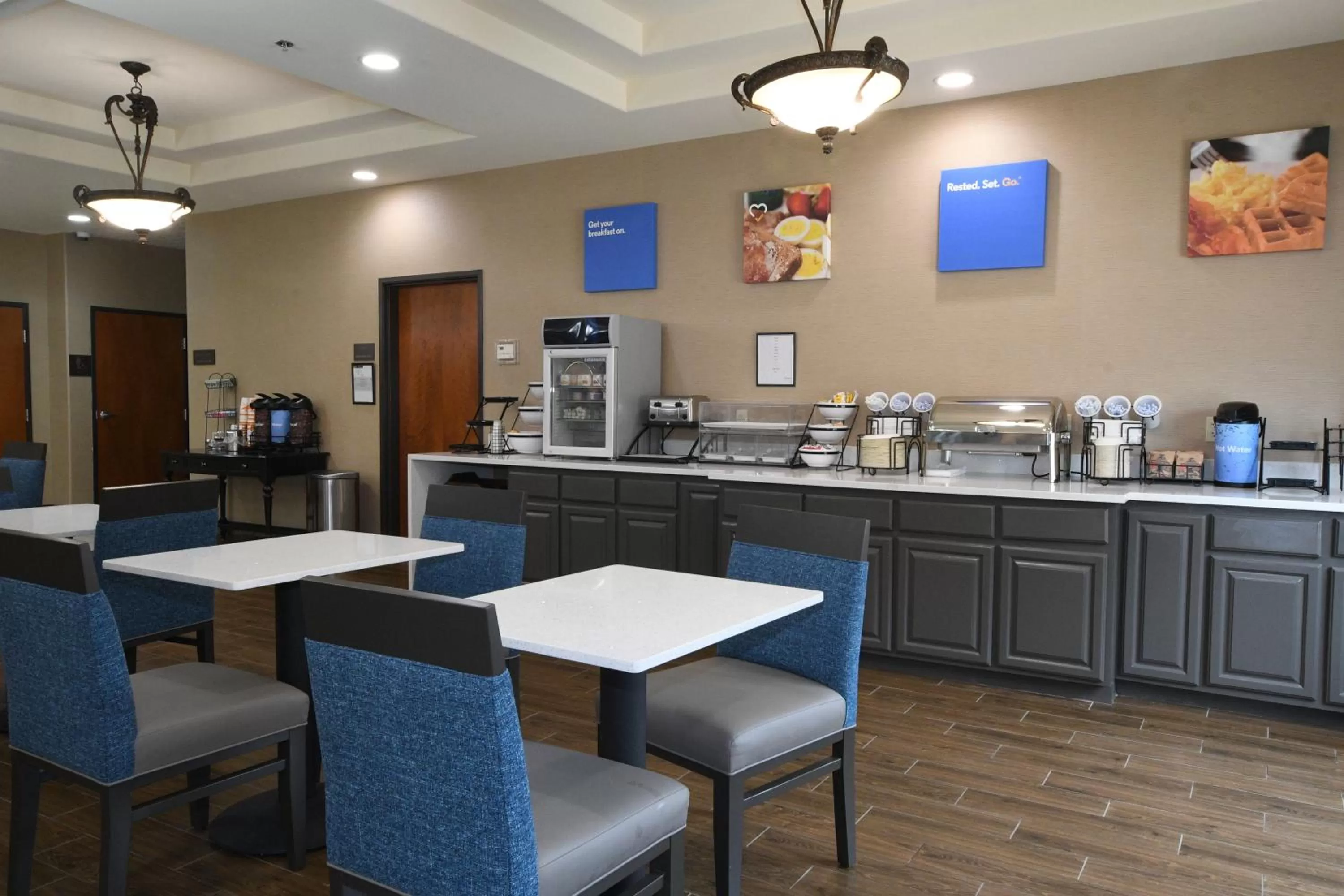 Breakfast in Baymont Inn & Suites by Wyndham Glen Rose