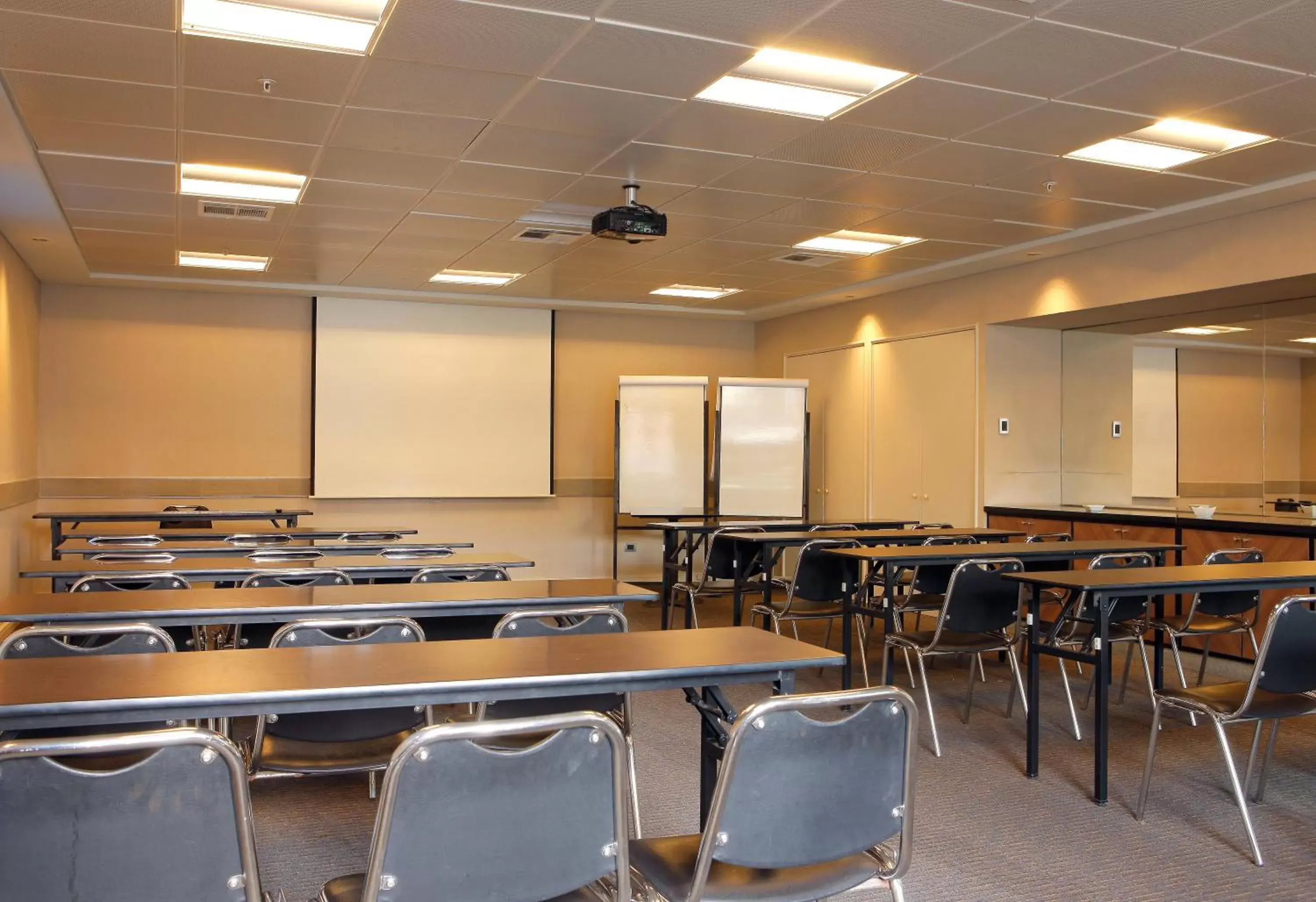 Meeting/conference room in Holiday Inn Express - Antofagasta, an IHG Hotel