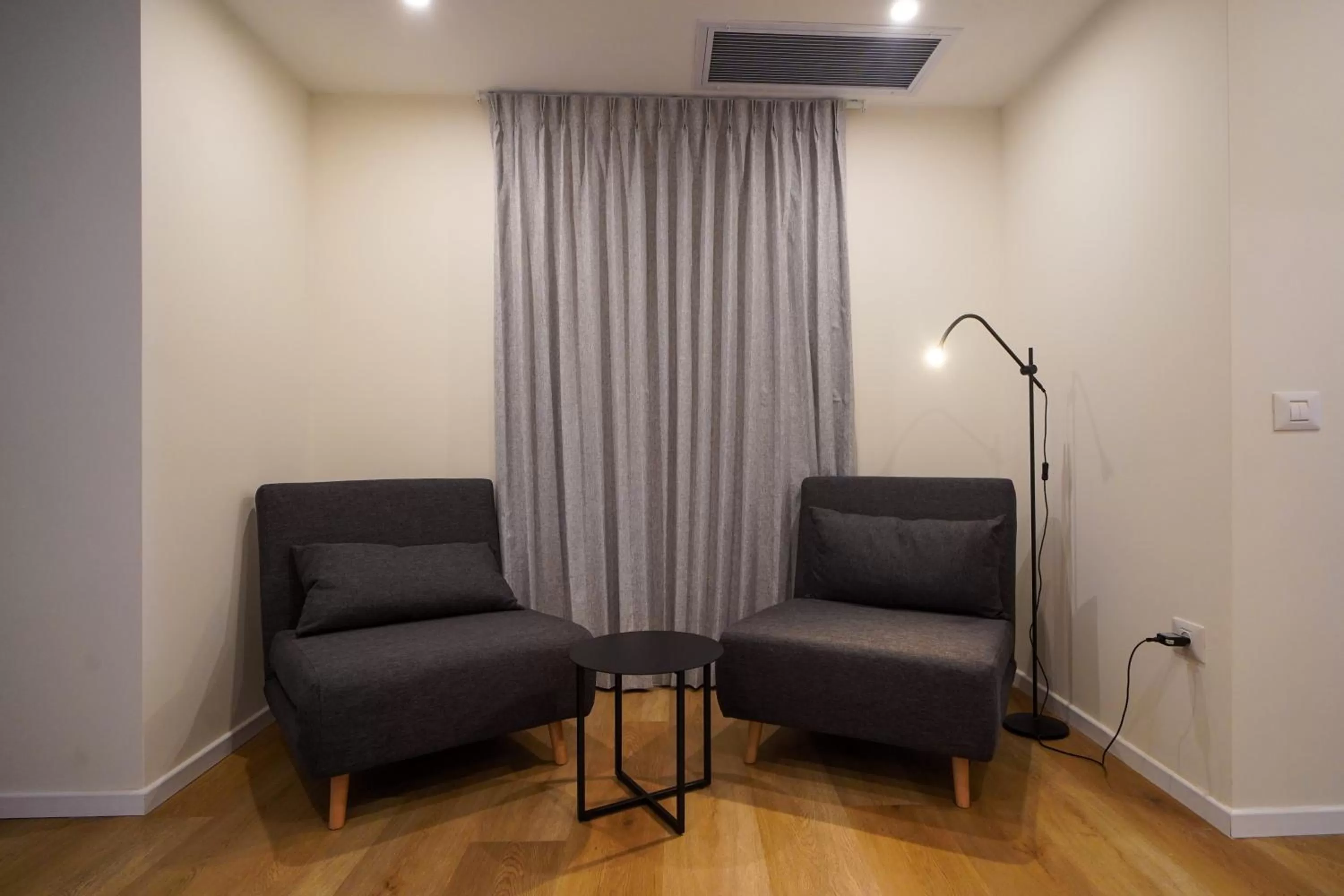 Seating area in Urbanic Apartments