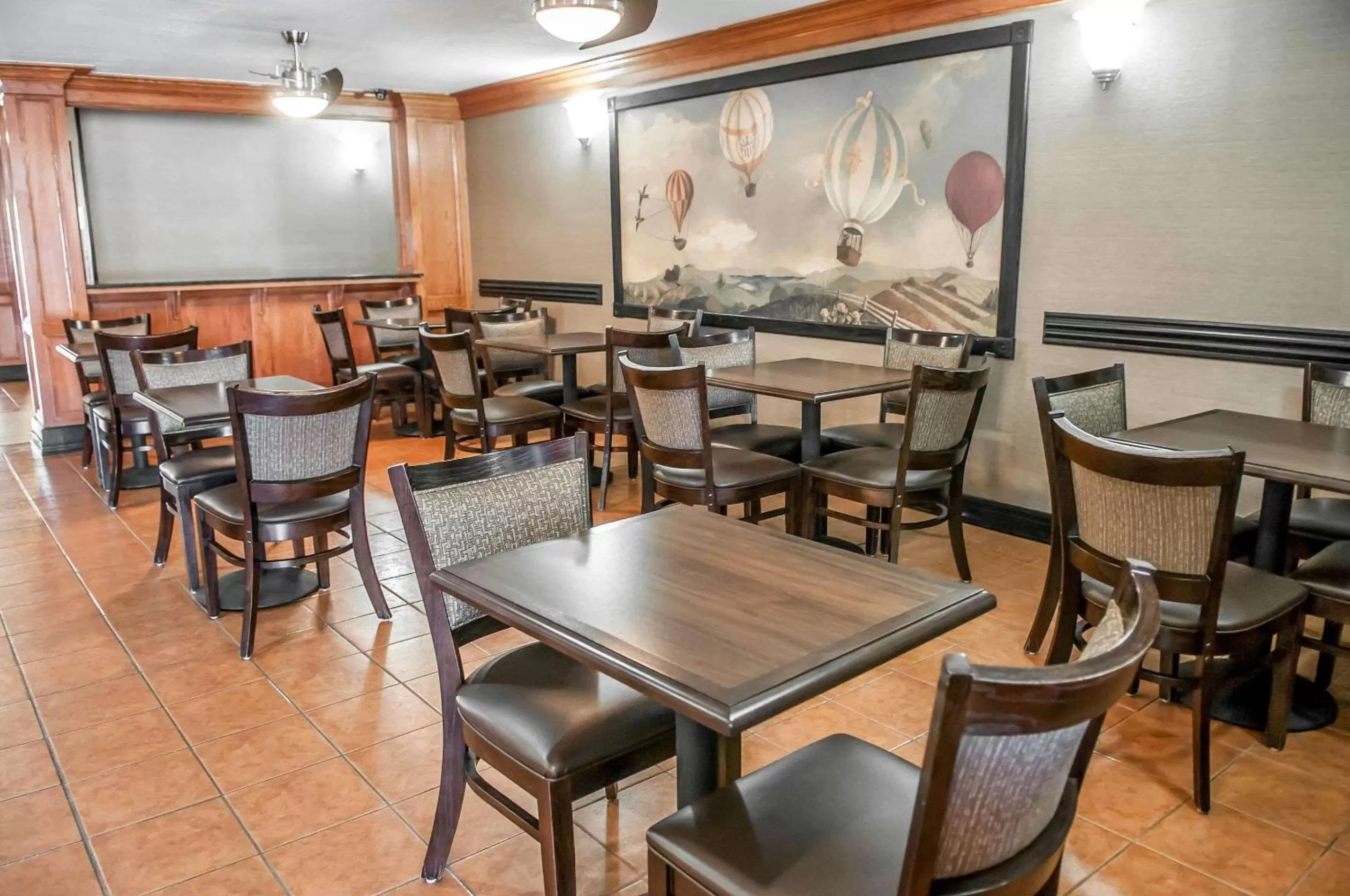 Restaurant/places to eat in Comfort Suites Albuquerque-North Journal Center