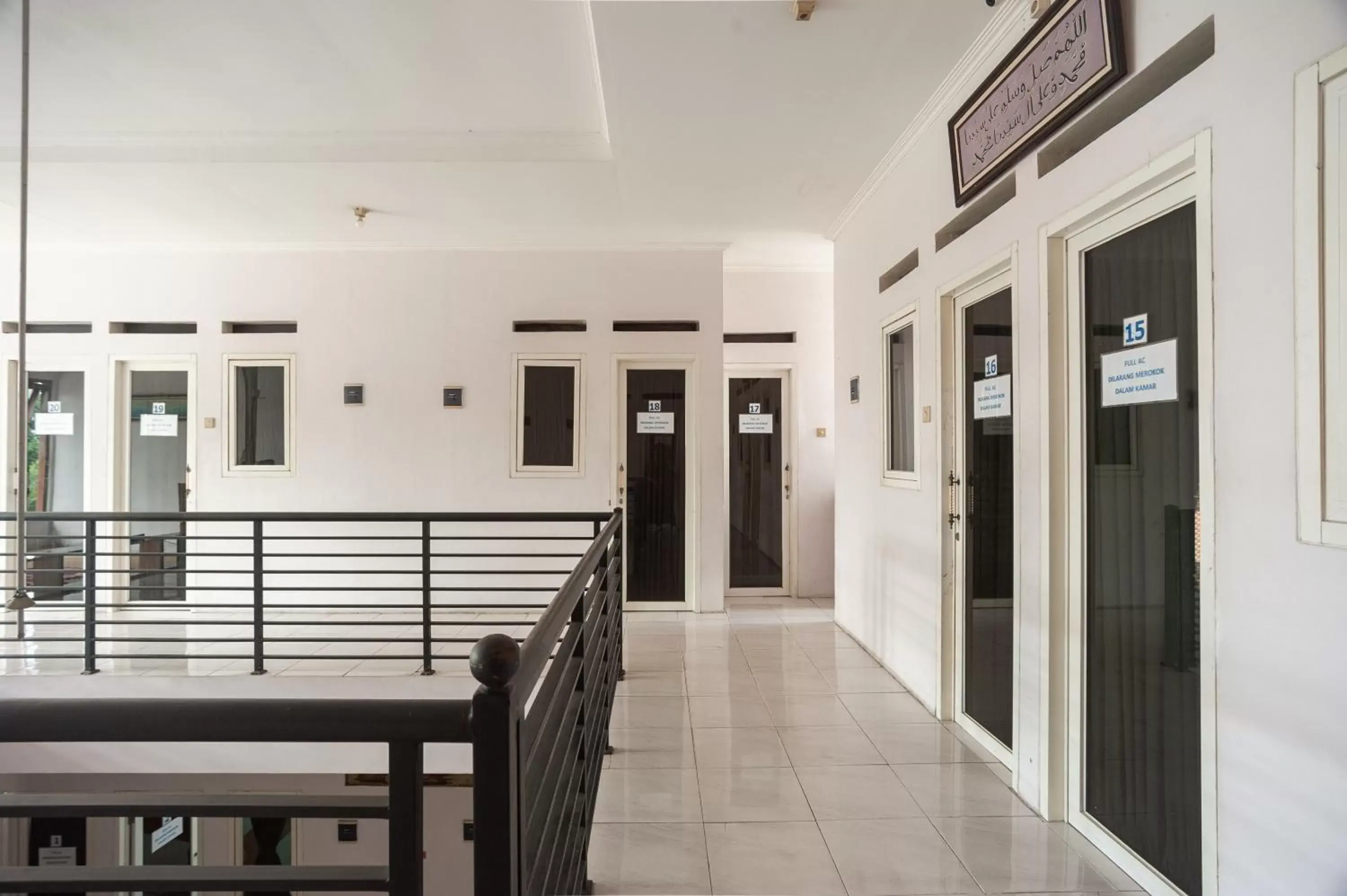 Property building in RedDoorz Syariah near PGC Cililitan Property building in RedDoorz Syariah near PGC Cililitan