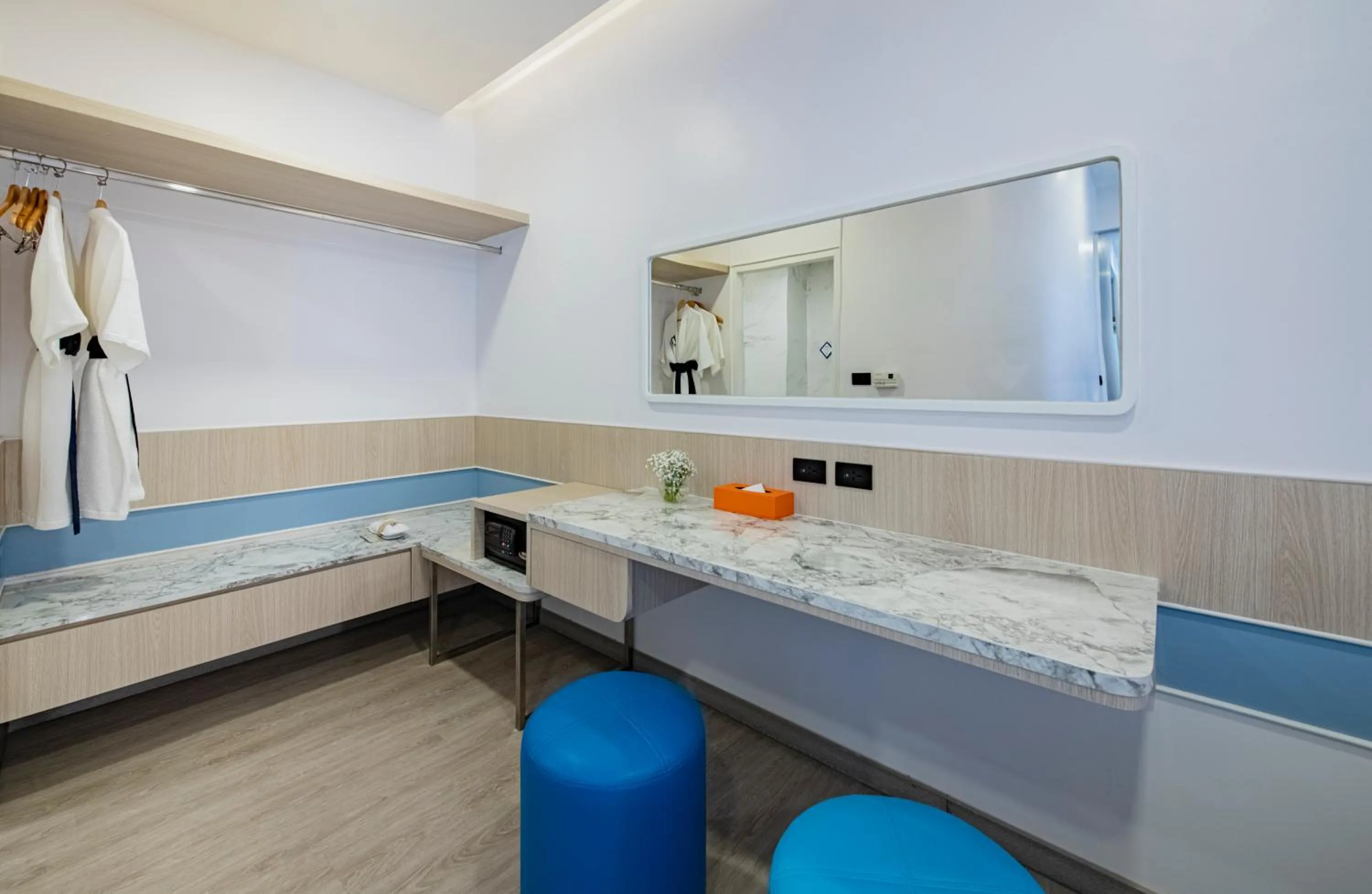 Toilet, Bed in NH Boat Lagoon Phuket Resort