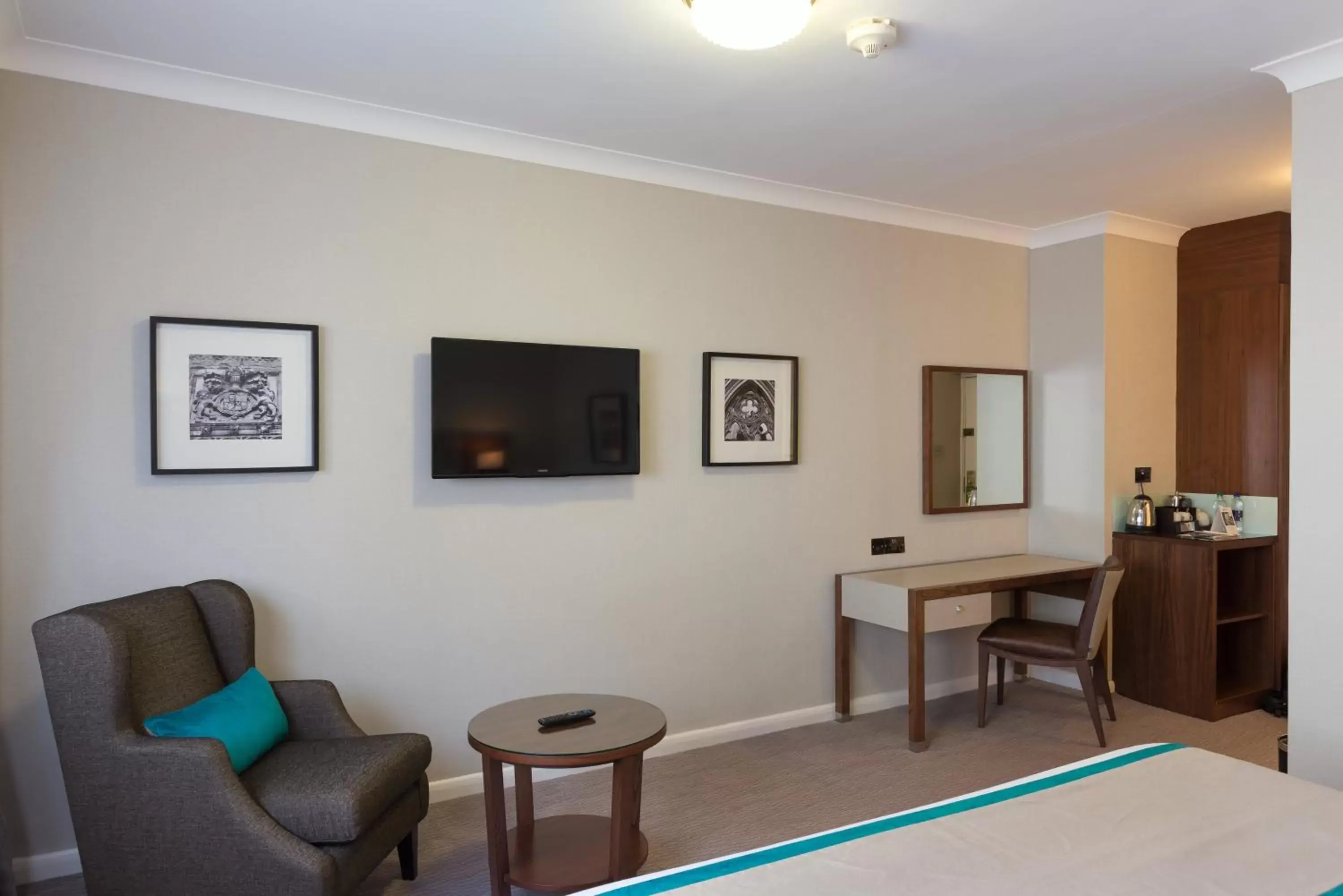 Seating Area in Best Western Red Lion Hotel