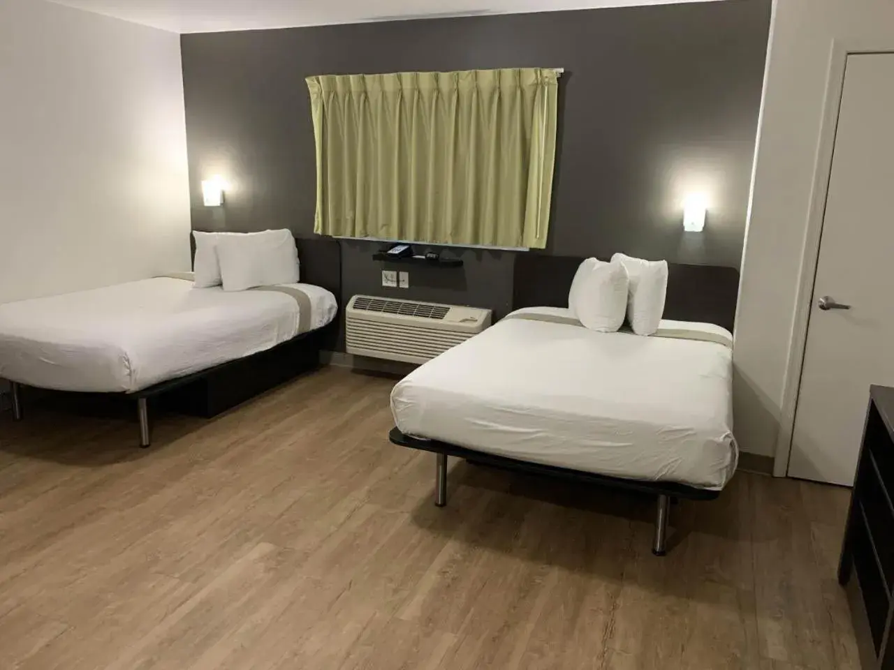 Bedroom, Bed in Studio 6-Hampton, VA - Langley AFB Area Bedroom, Bed in Studio 6-Hampton, VA - Langley AFB Area