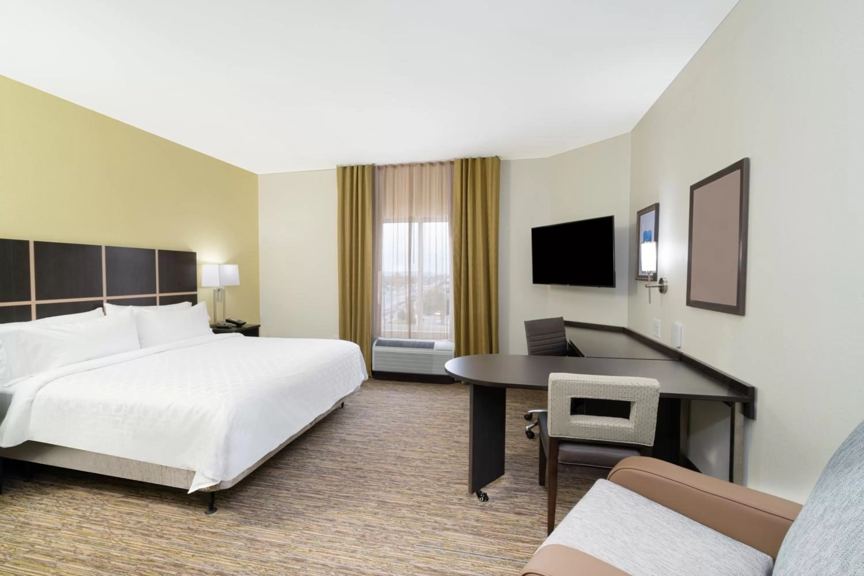 Photo of the whole room, Bed in Candlewood Suites - Nashville - Franklin by IHG
