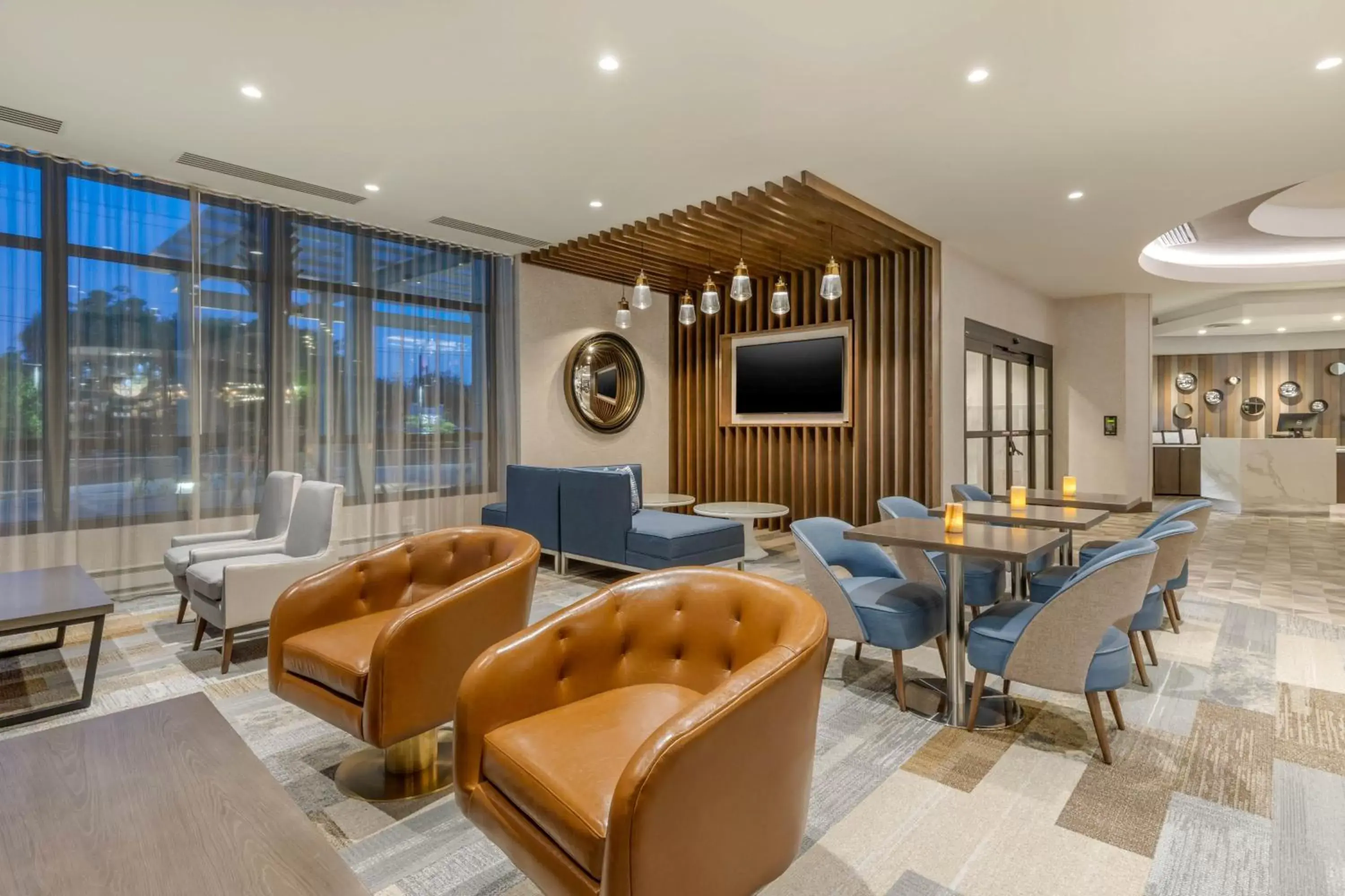 Seating area in Cambria Hotel Charleston Riverview